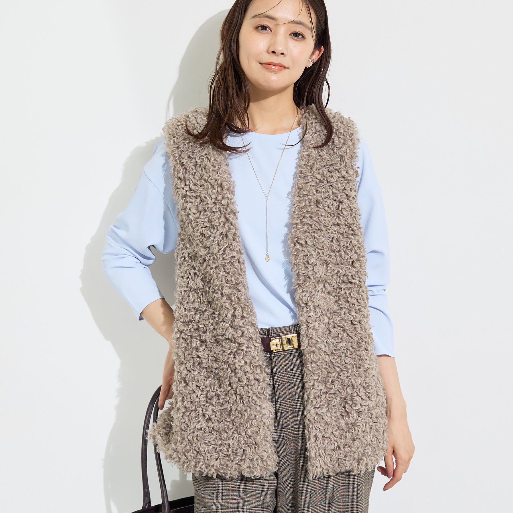 INDIVI「【羽織るだけでお洒落】カールエコファー ジレ」|ベスト・ジレ|ピンクベージュ(65