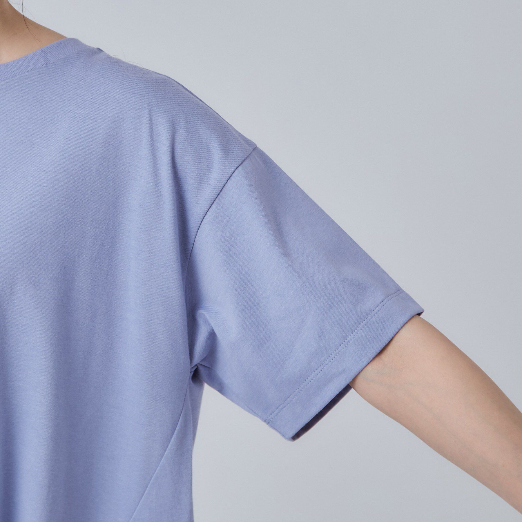 SHOO･LA･RUE「【洗濯機可/体型カバー】プリントデザインが目を惹く 裾シャーリングTシャツ」|Tシャツ・カットソー|