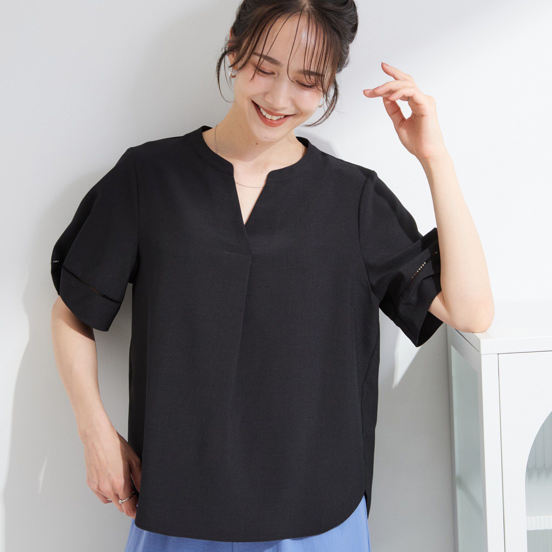 SHOO･LA･RUE「【洗濯後しわになりにくい/インせずきまる】シンプルだけど女性らしい 麻調スキッパーブラウス」|シャツ・ブラウス|ブラック(019)