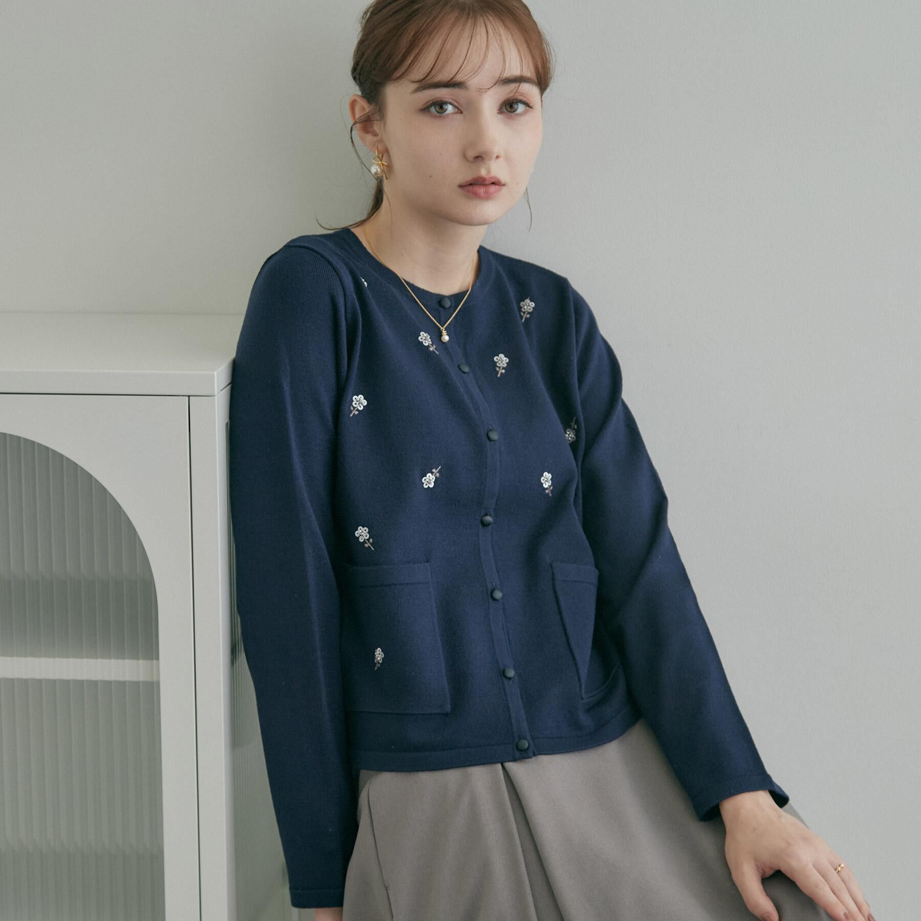 Couture broach「【上品刺繍が華やか】飛ばしビジュー カーディガン」|カーディガン|