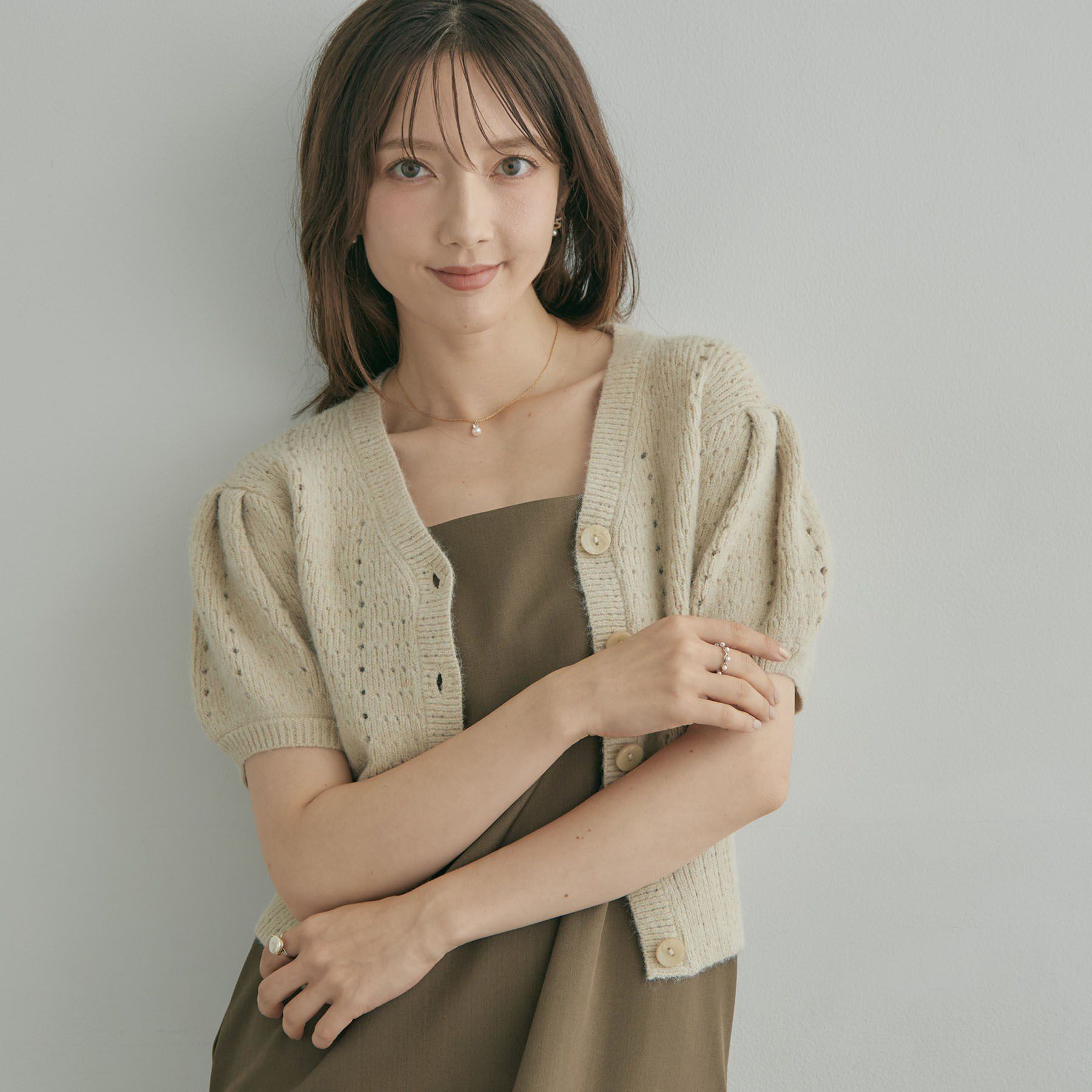 Couture broach「透かし編みVネックカーディガン」|カーディガン|ベージュ(052)