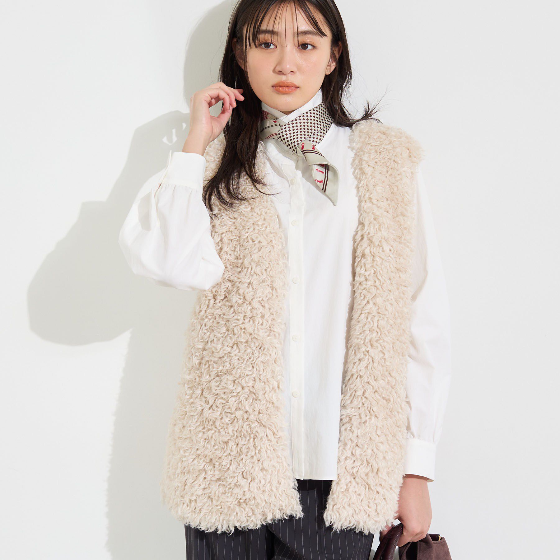 INDIVI「【羽織るだけでお洒落】カールエコファー ジレ」|ベスト・ジレ|アイボリー(604)