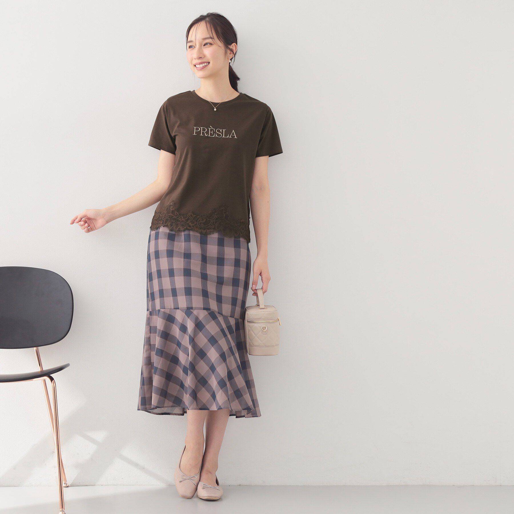 index「【接触冷感／UVケア】裾レースロゴTシャツ《洗濯機OK／S-3L》」|Tシャツ・カットソー|