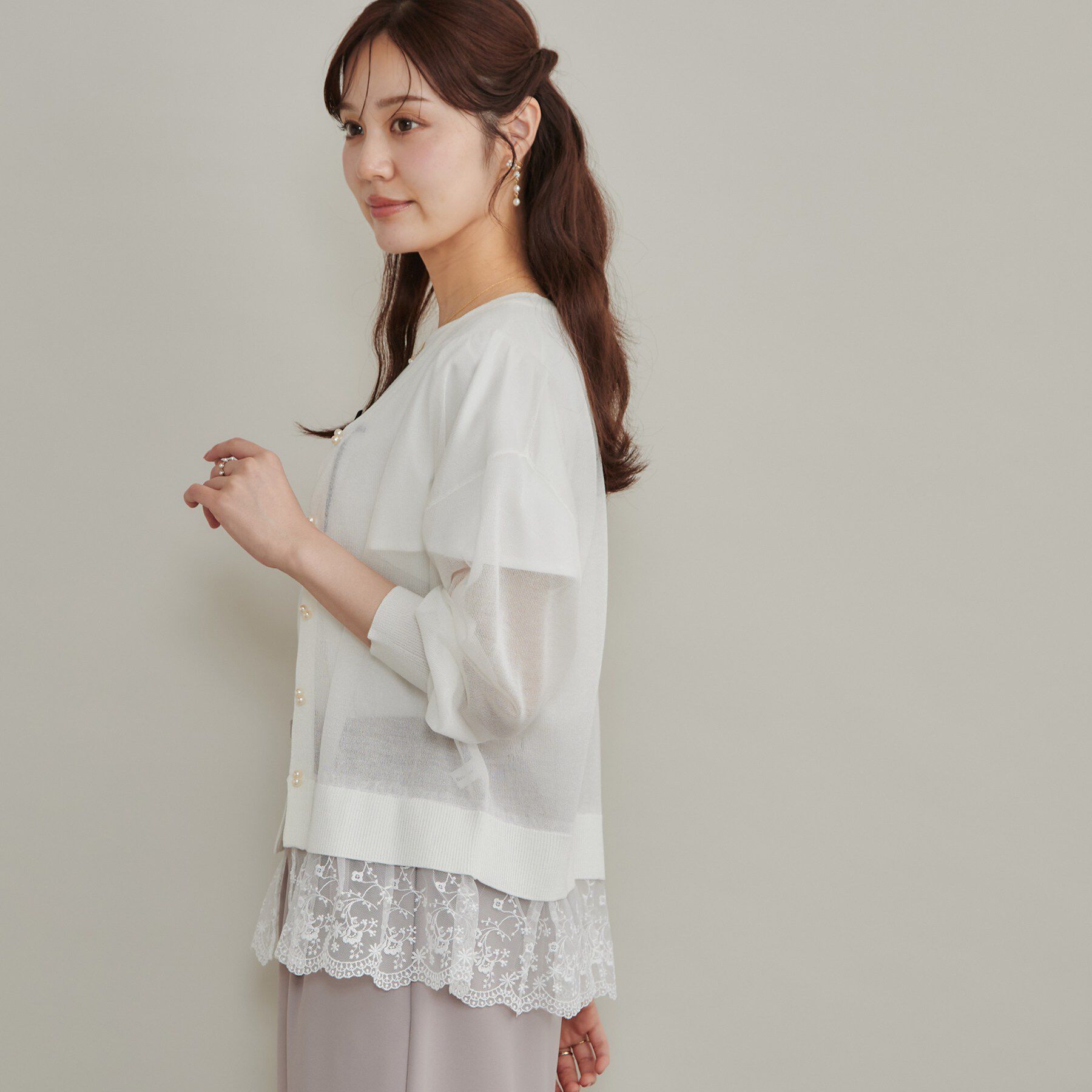 Couture broach「【羽織るだけで華やぐ】レースペプラム付 愛されシアーカーディガン」|カーディガン|