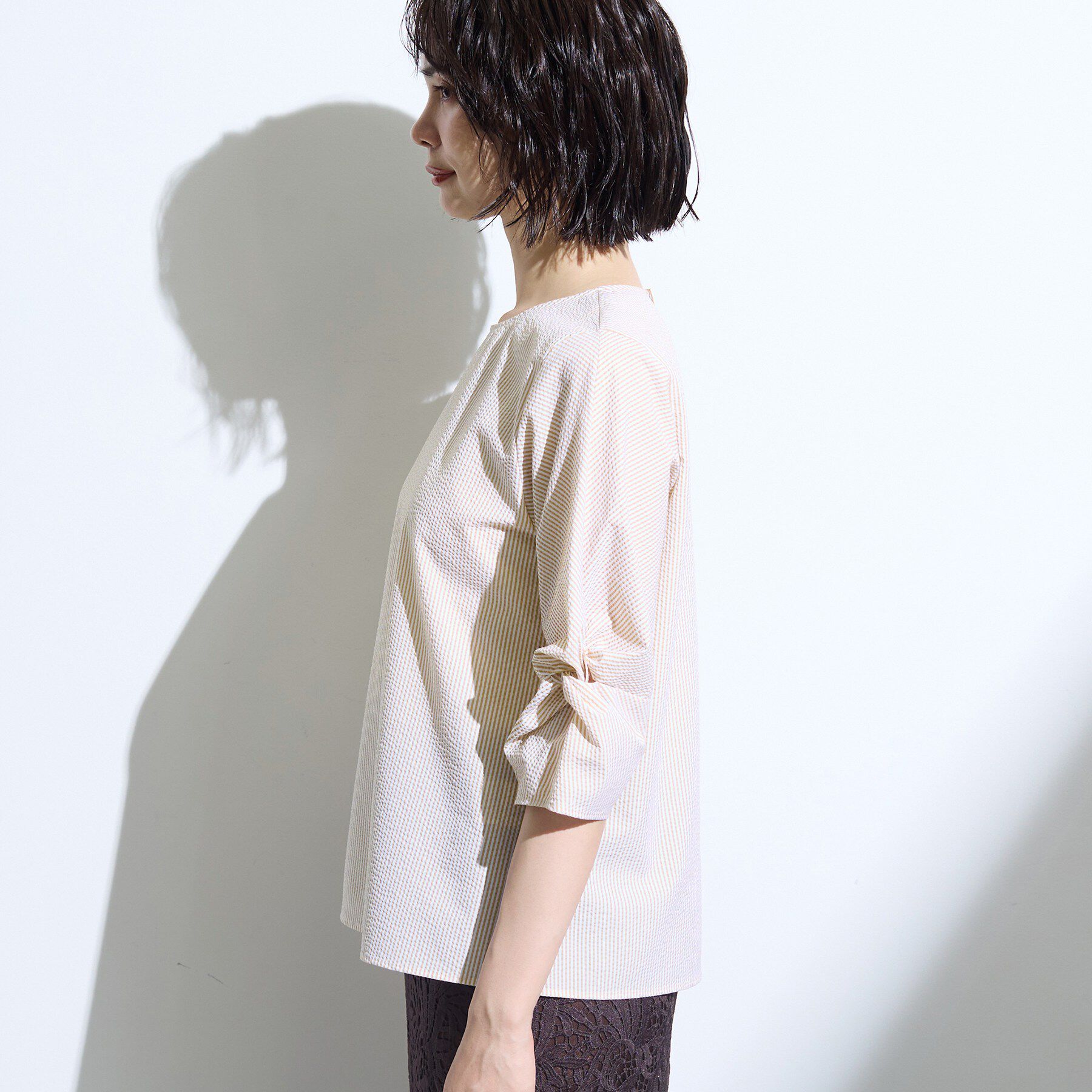 INDIVI「【洗える／UVケア】ねじり袖サッカートップス」|Tシャツ・カットソー|