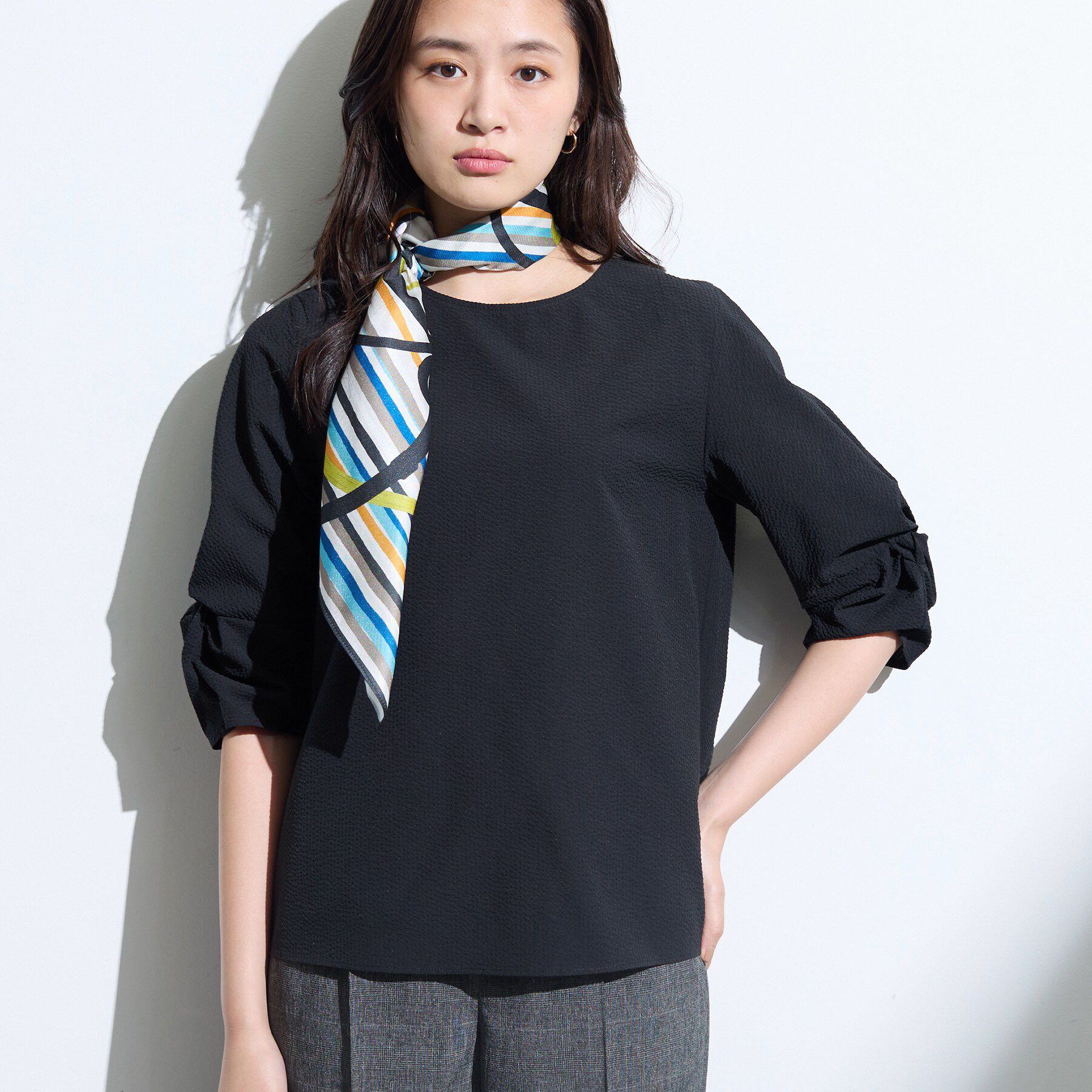 INDIVI「【洗える／UVケア】ねじり袖サッカートップス」|Tシャツ・カットソー|ブラック(019)