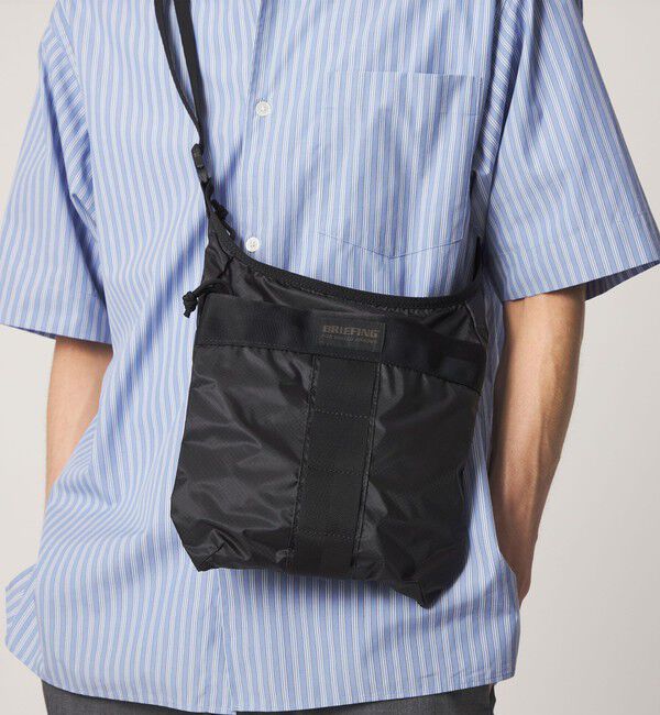 UNITED ARROWS「【別注】＜BRIEFING＞SOLID LIGHT SACOCHE TALL ソリッド ライト/サコッシュ」|ショルダー・メッセンジャー|