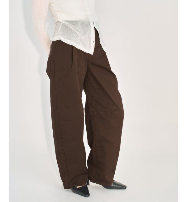 U by SPICK&SPAN「SOMETHING / サムシング HANA TUCK CURVE TAPERED」|チノ|