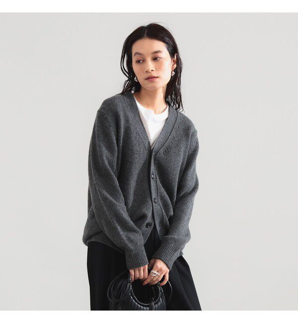 BEAMS SELECTION for WOMEN「【別注】SLOANE &times; Demi-Luxe BEAMS / 5ゲージ ジーロンラム Vネック カーディガン」|カーディガン|