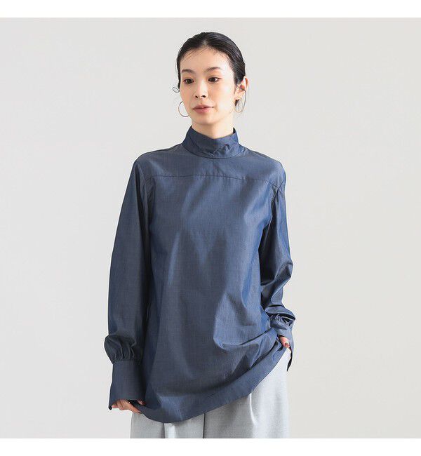 Demi-Luxe BEAMS 「AK+1 / シャンブレー ハイネック ブラウス」|シャツ・ブラウス|
