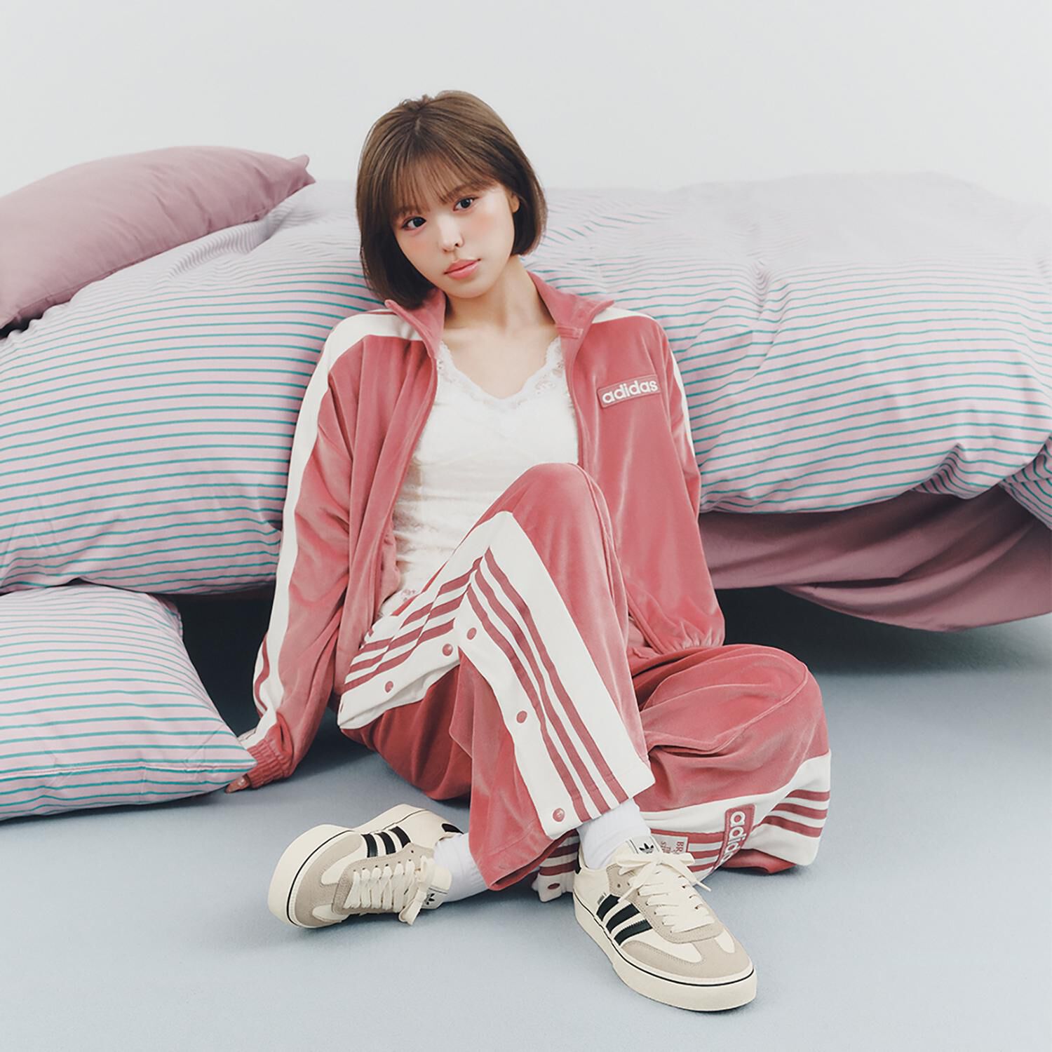 adidas「【ADIDAS ｳｪｱ】W ADIBREAK VELOUR TP」|チノ|