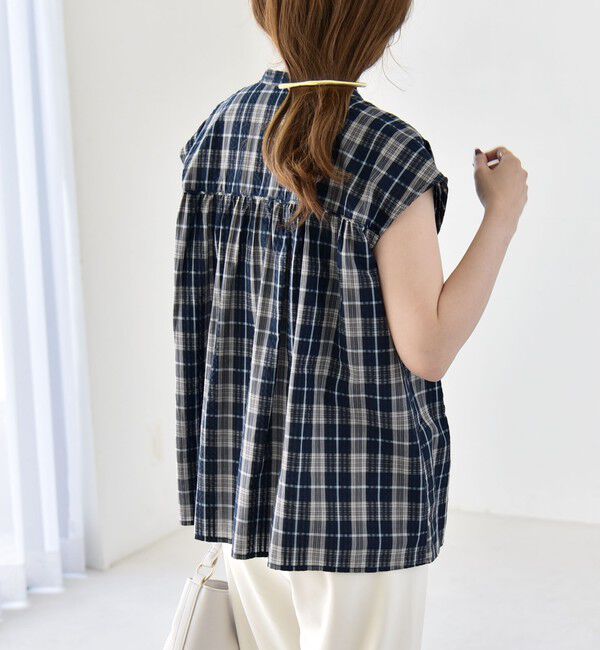 quaranciel「quaranciel:〈手洗い可能〉チェック ギャザー バンドカラー フレンチ シャツ」|シャツ・ブラウス|