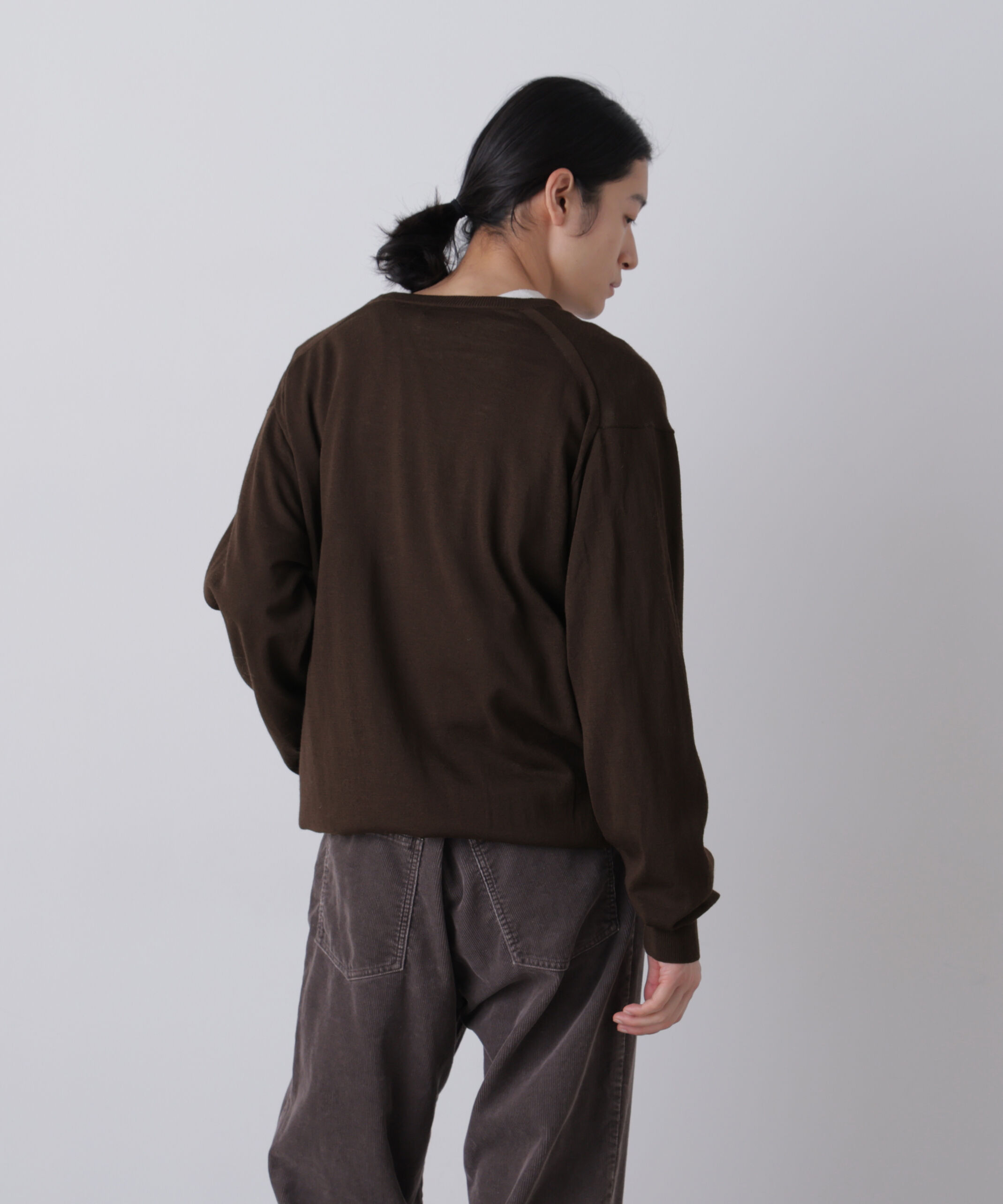 YLEVE 「YLEVE / HIGH TWIST FINE WOOL V-NECK PULLOVER」|ニット・セーター|