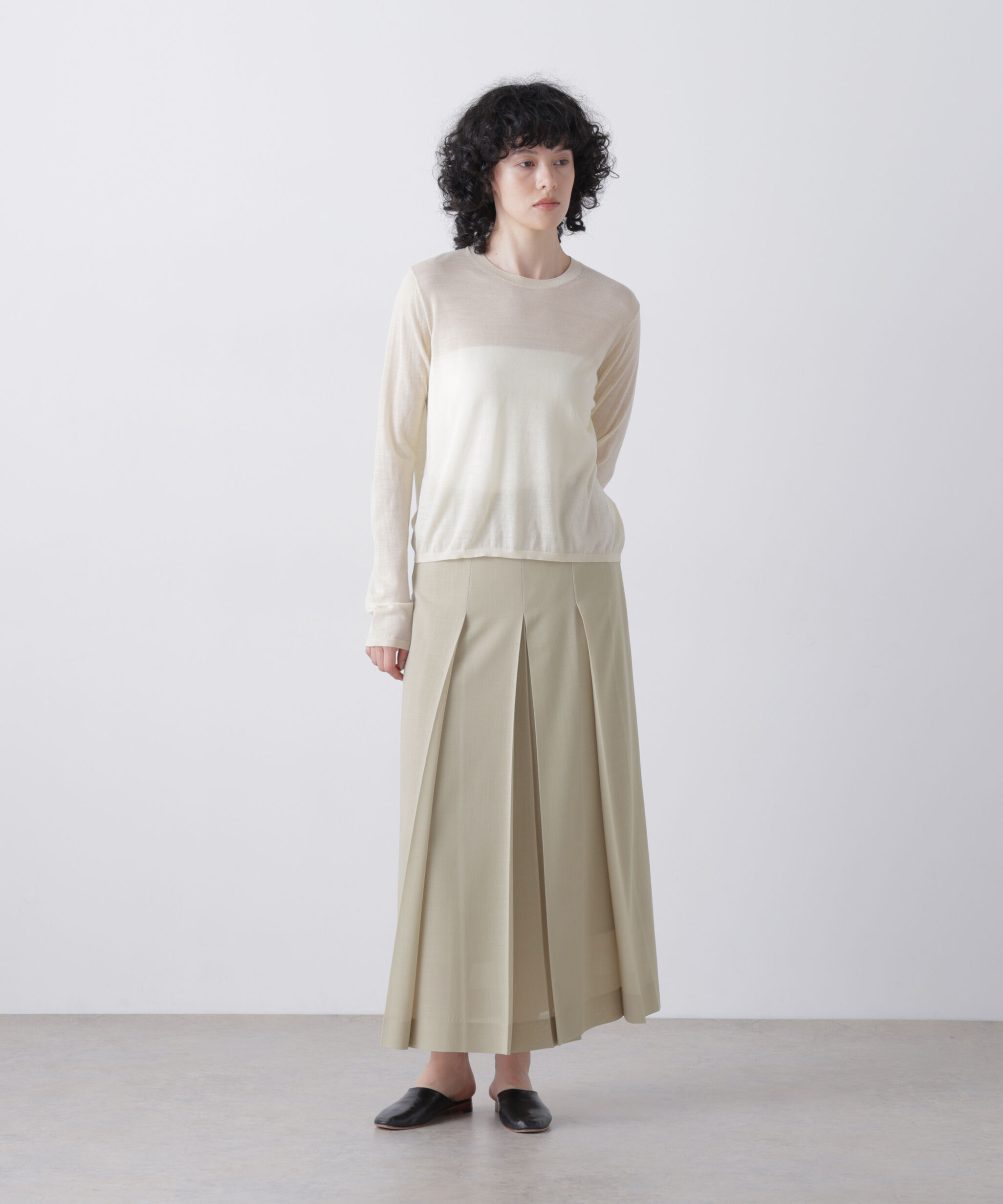 YLEVE 「YLEVE / 2/72 SUPER 100&rsquo;s WOOL HIGH-TWIST VOILE SKIRT」|スカート|BEIGE