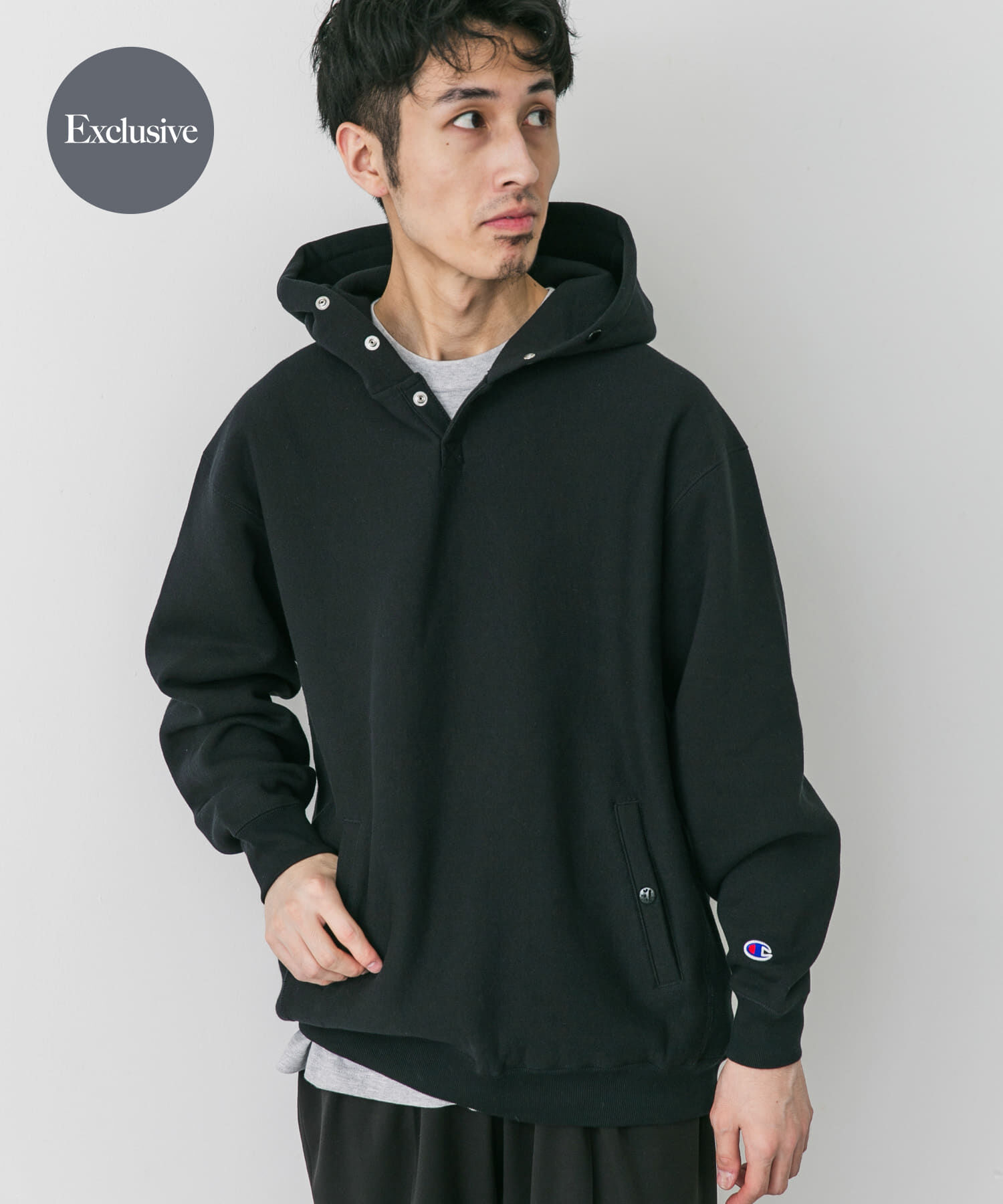 URBAN RESEARCH DOORS「『別注』Champion&times;DOORS　RW HALF SNAP PARKA」|パーカー|ブラック