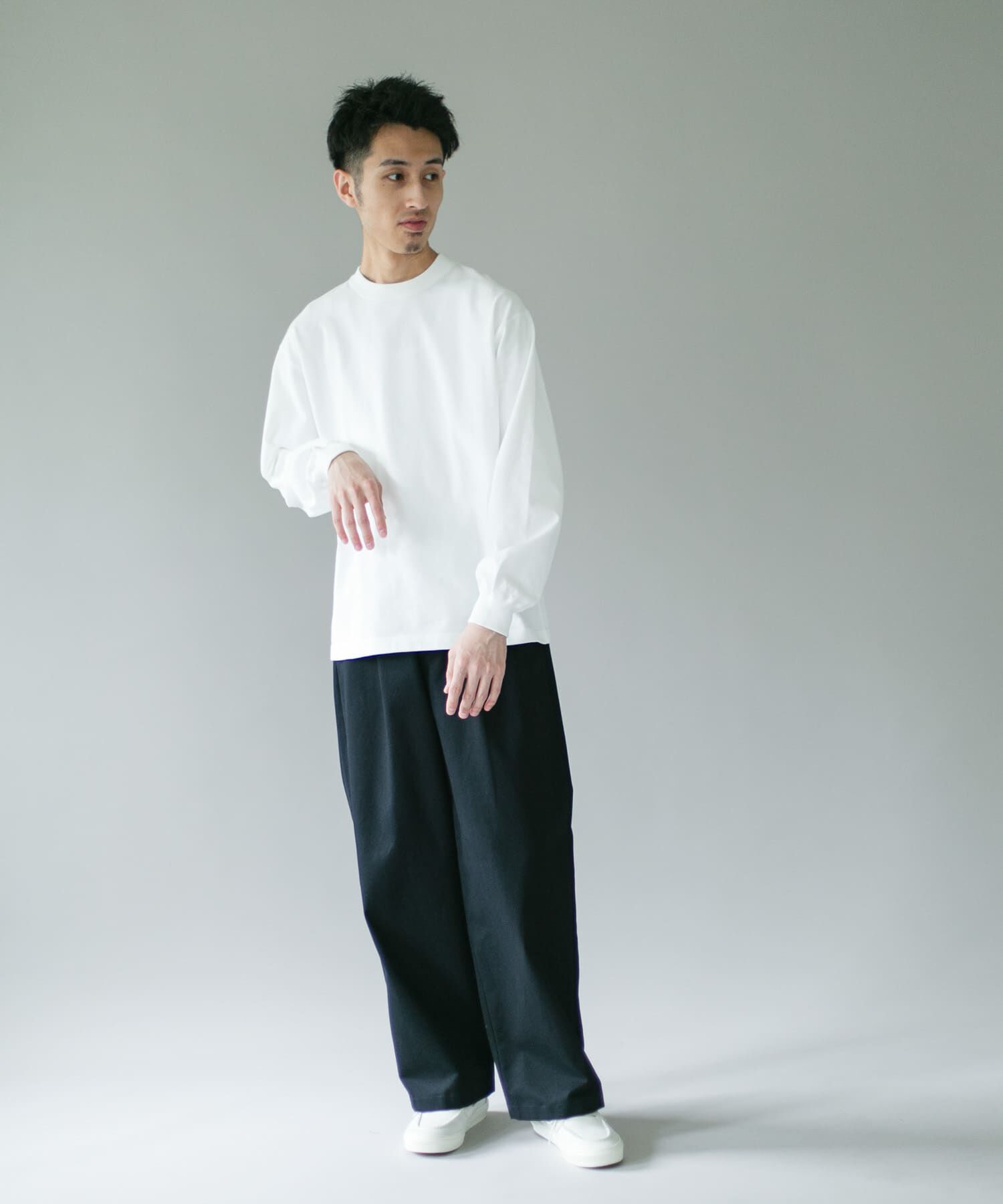 URBAN RESEARCH DOORS「10.5オンス ヘビーウェイトロングスリーブ Tシャツ」|Tシャツ・カットソー|