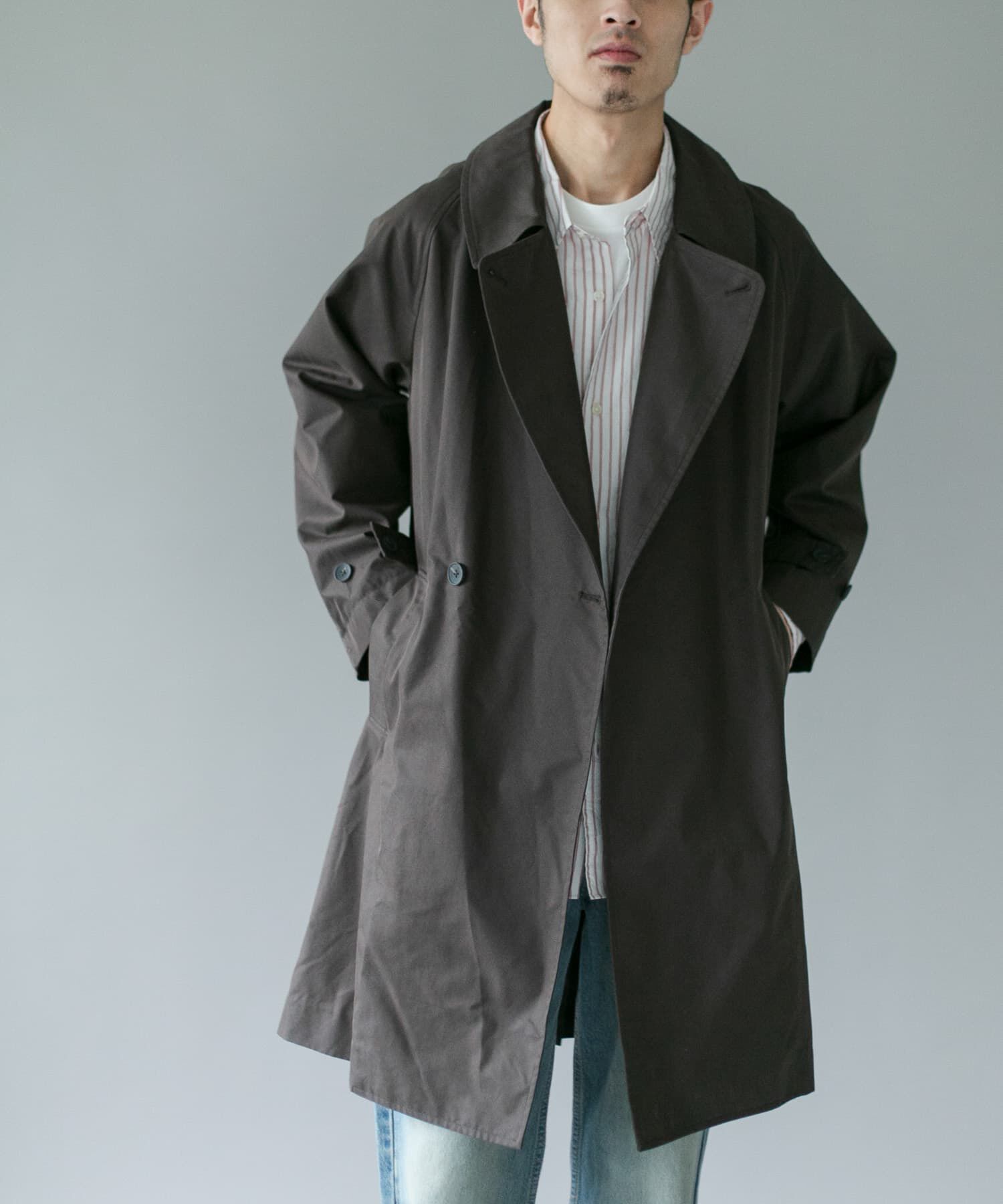 URBAN RESEARCH DOORS「TCツイル オーバーフィット トレンチコート 26AW」|トレンチコート|ブラウン