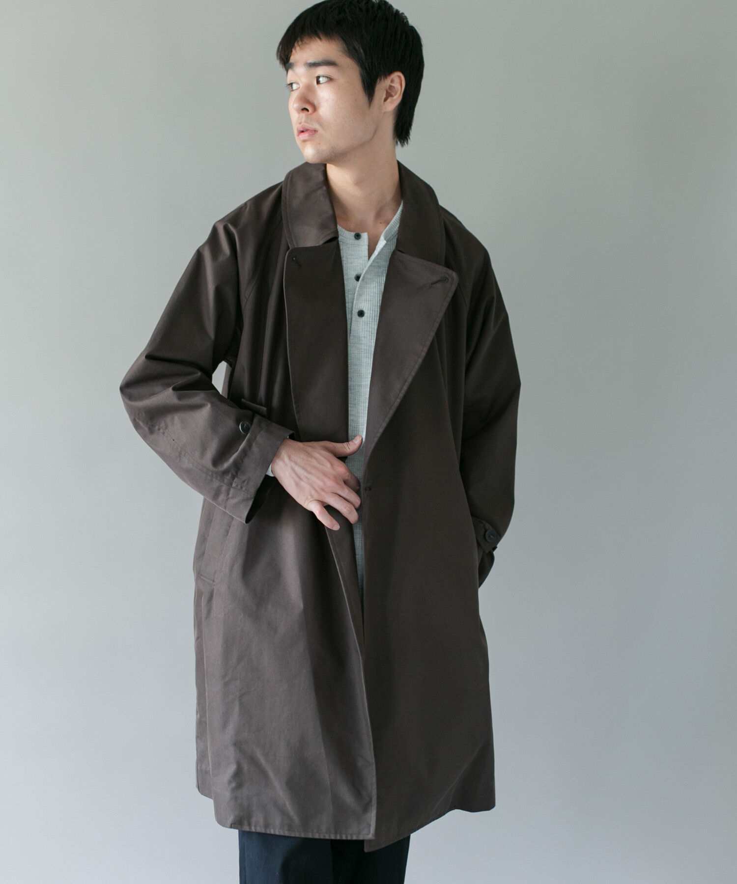 URBAN RESEARCH DOORS「TCツイル オーバーフィット トレンチコート 26AW」|トレンチコート|