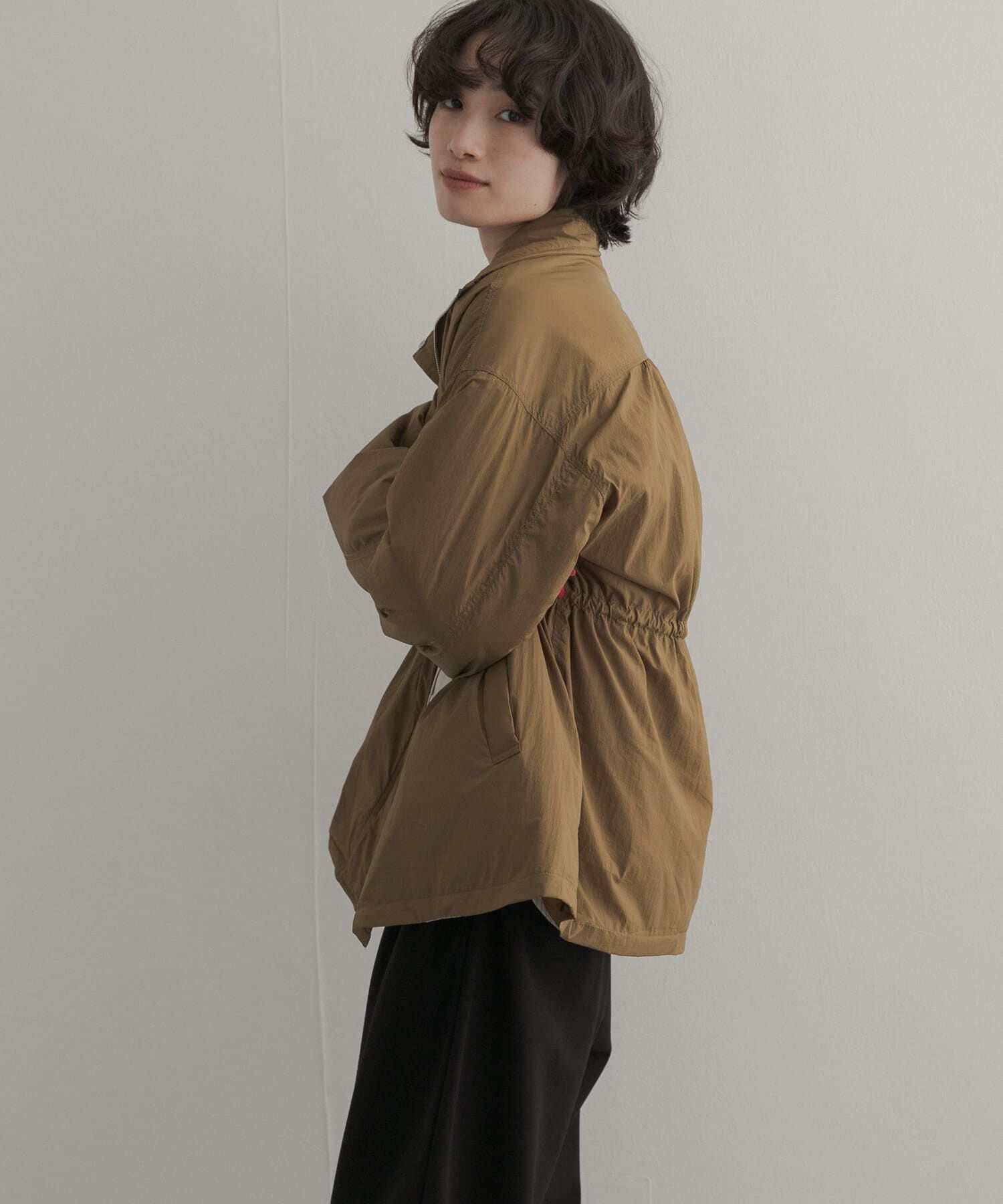 URBAN RESEARCH DOORS「『WEB限定』撥水中綿ウエストギャザーブルゾン 26AW」|ブルゾン・スタジャン|