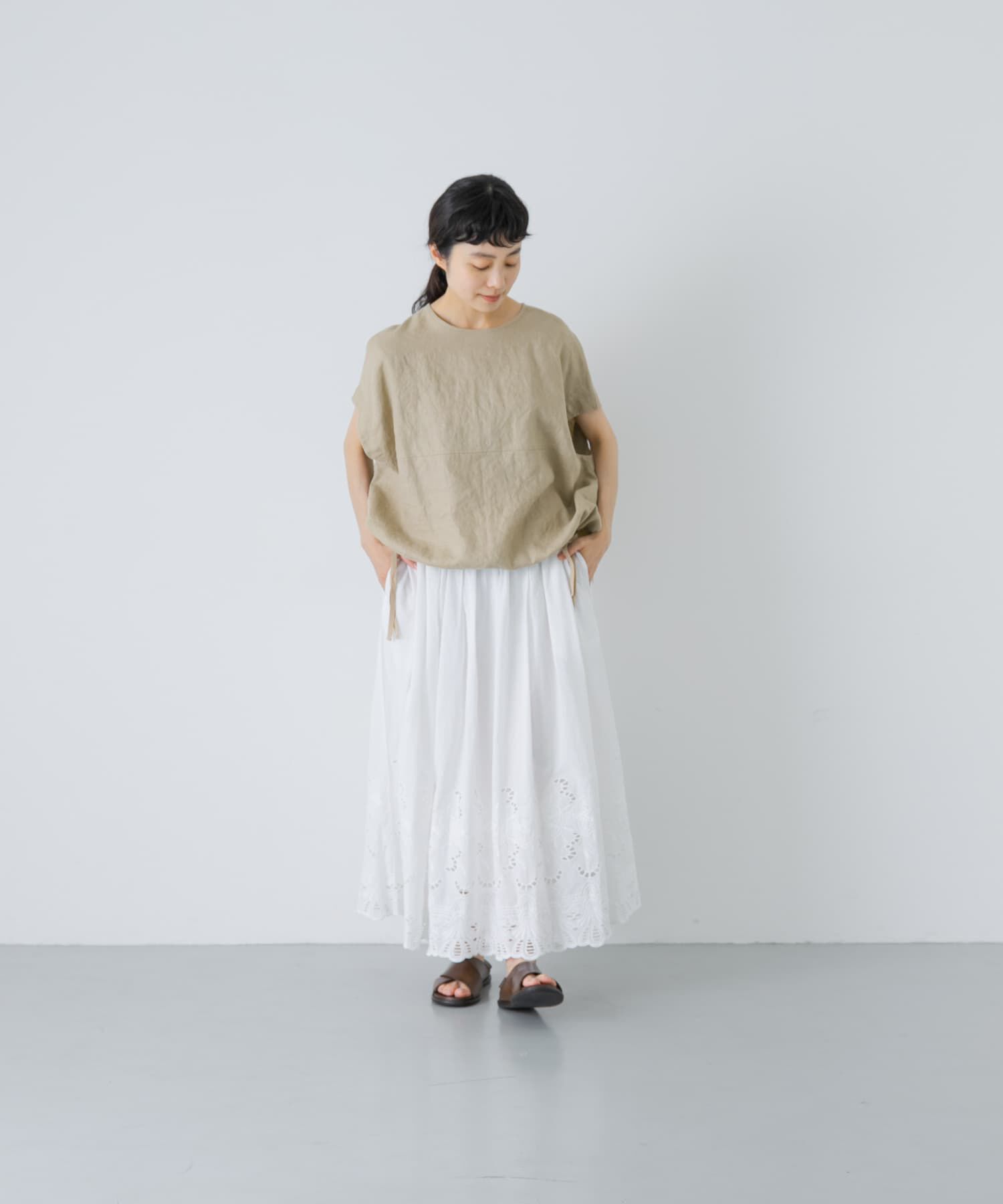 かぐれ「スカラップ刺繍タックスカート」|スカート|