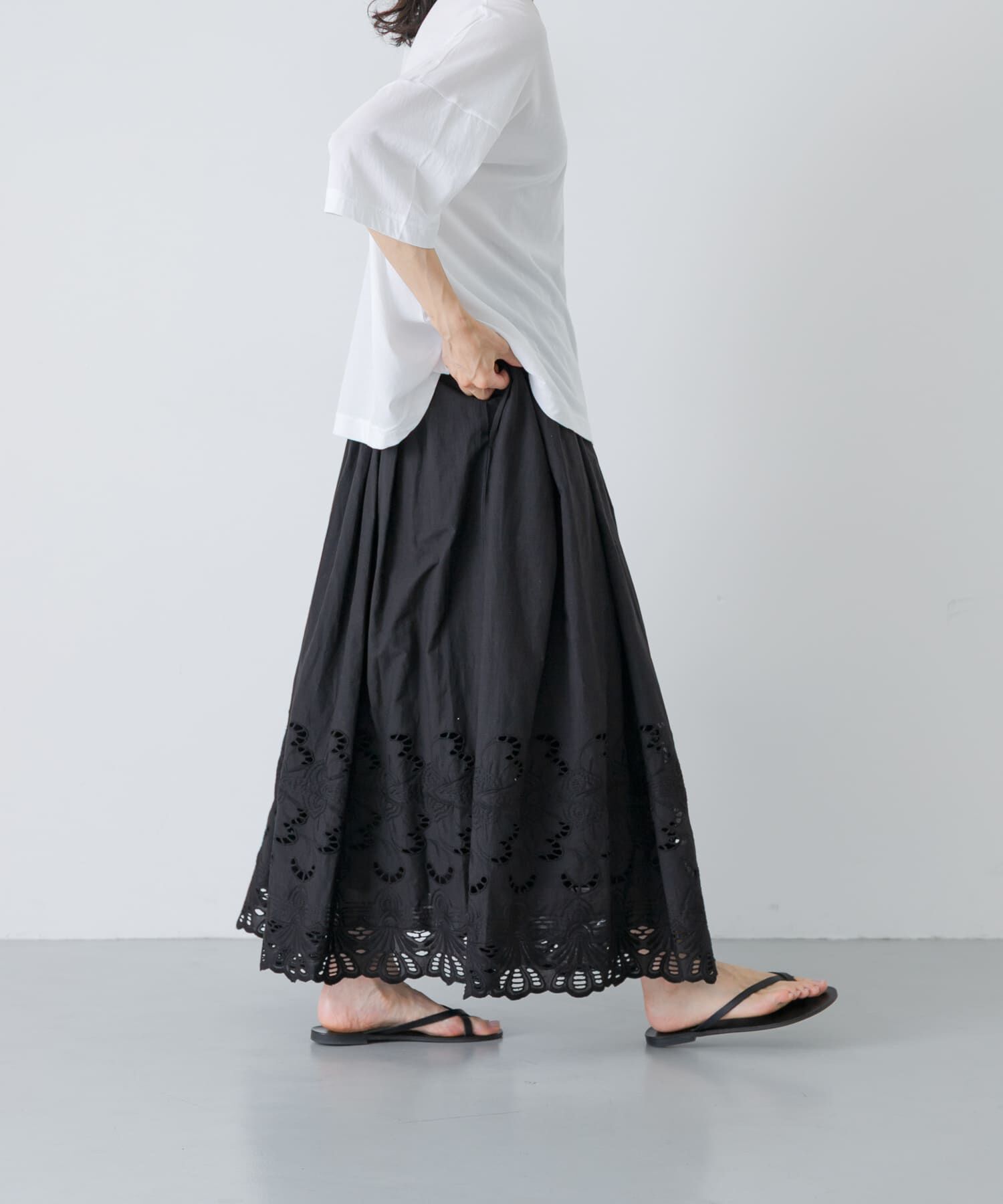 かぐれ「スカラップ刺繍タックスカート」|スカート|