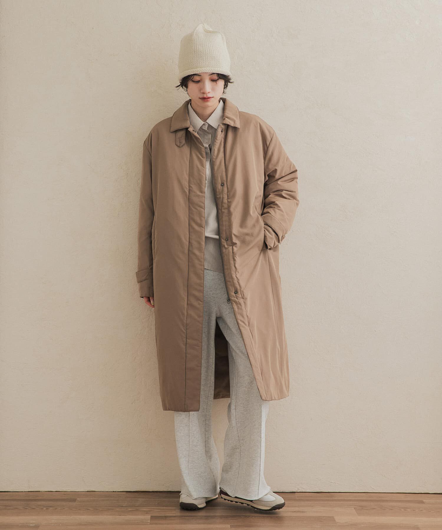 URBAN RESEARCH DOORS「ステッチレスライトダウンロングコート 26AW」|ノーカラーコート|