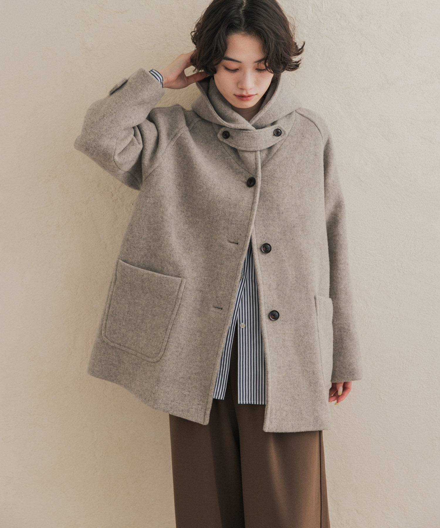URBAN RESEARCH DOORS「エアリーウールフードコート 26AW」|ノーカラーコート|ベージュ系その他
