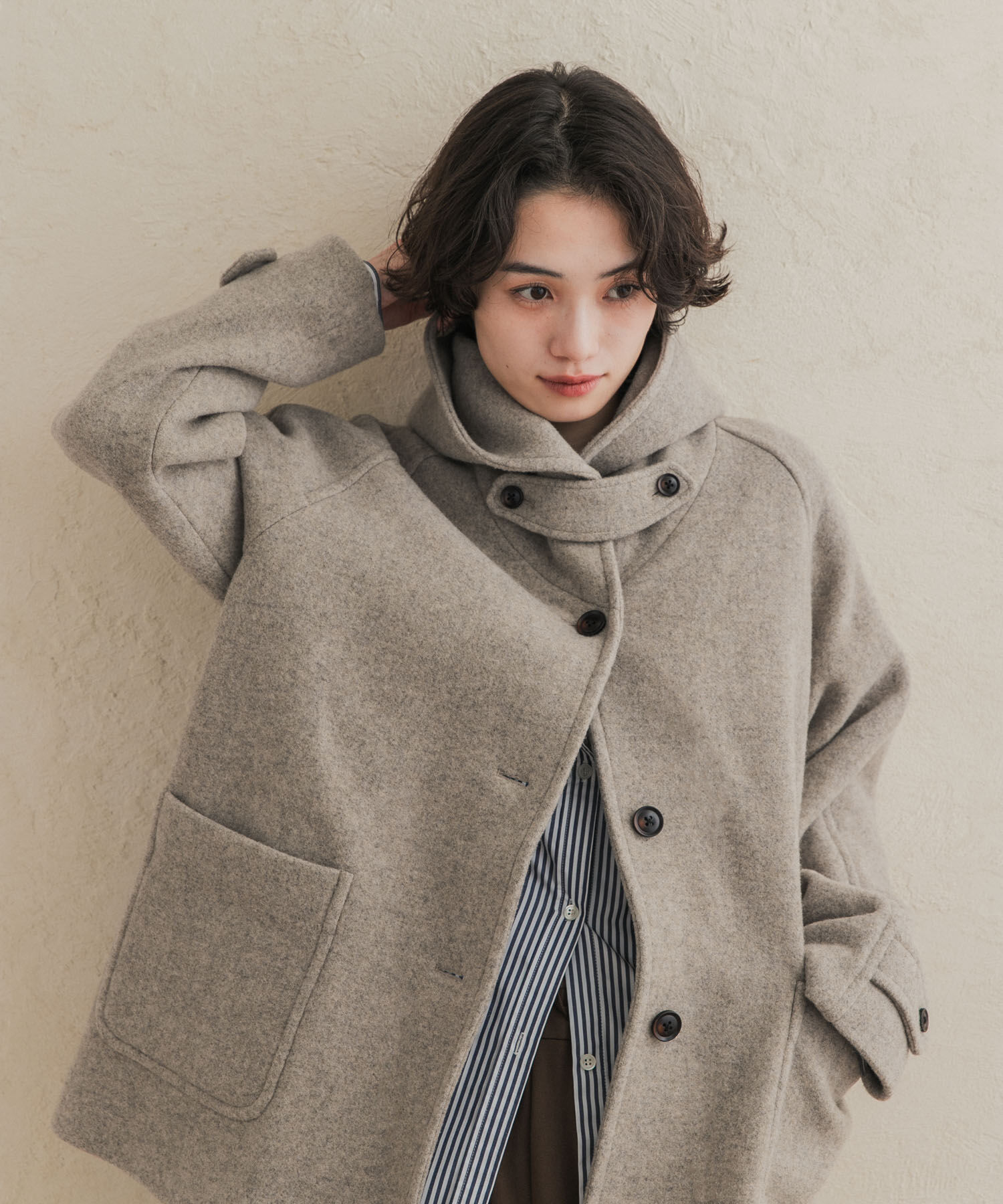 URBAN RESEARCH DOORS「エアリーウールフードコート 26AW」|ノーカラーコート|