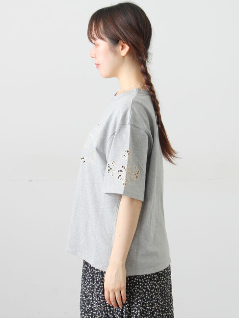 Samansa Mos2「三角ストール付カットワーク刺繍Tシャツ」|Tシャツ・カットソー|