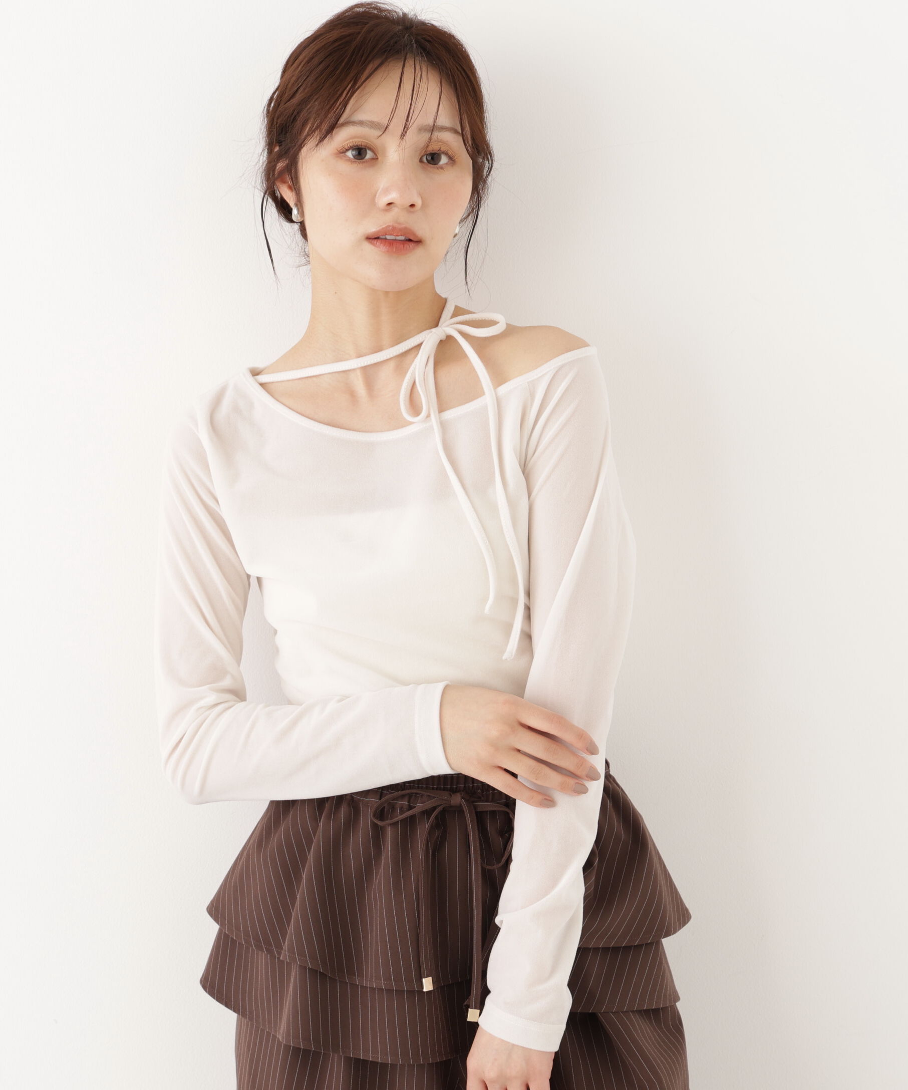  「＜a/mie＞リボンシアーベロアカットソー 26AW」|Tシャツ・カットソー|