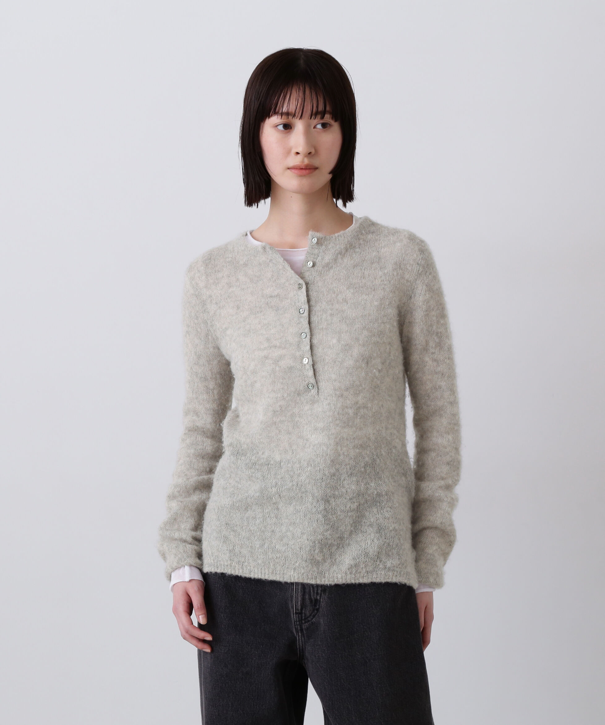 YLEVE 「YLEVE / FAIRY ALPACA KNIT HENLY NECK」|ニット・セーター|グレー