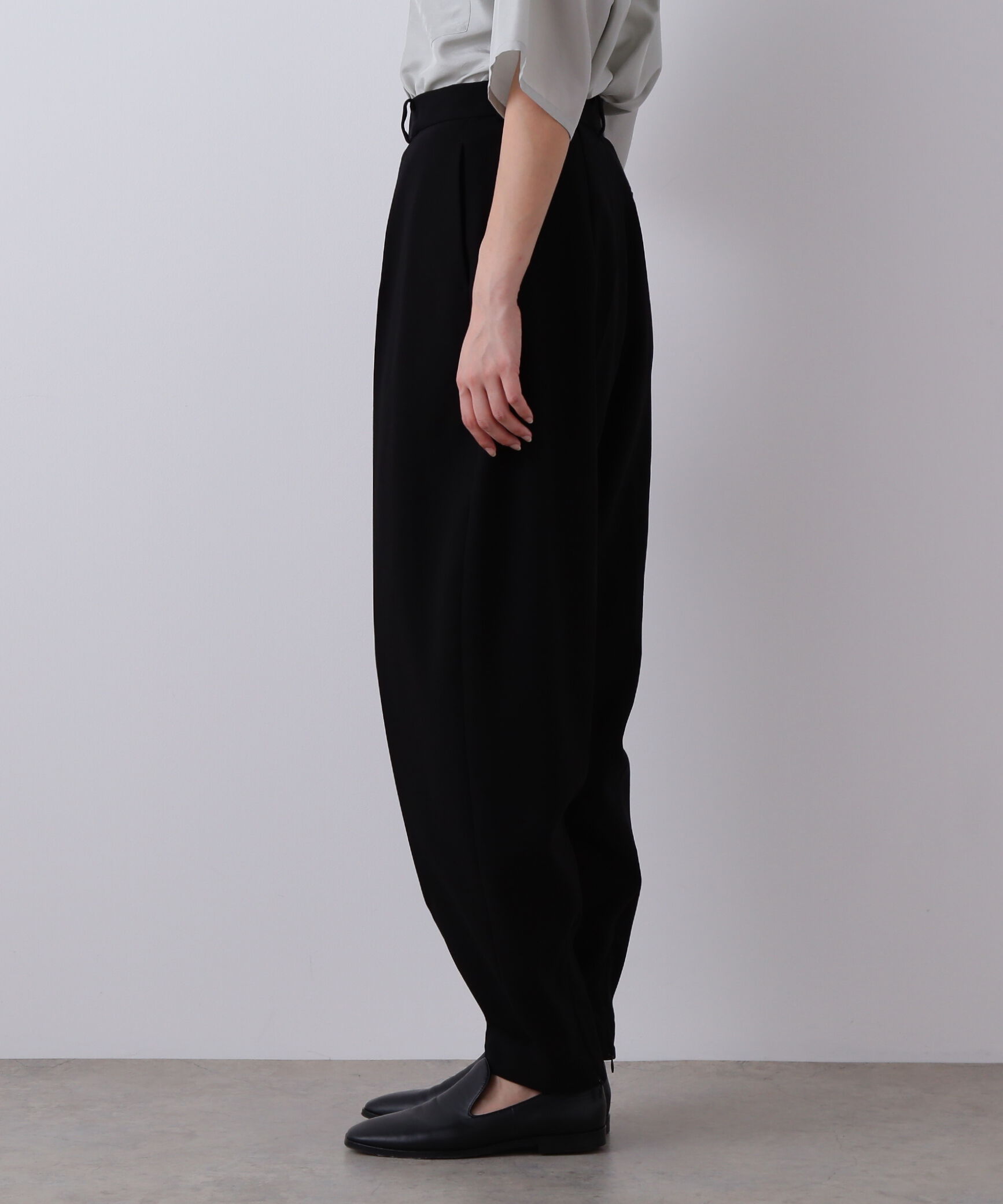 YLEVE 「YLEVE / 100/2 GV TWILL DOUBLE WEAVE CURVED TROUSERS」|その他|