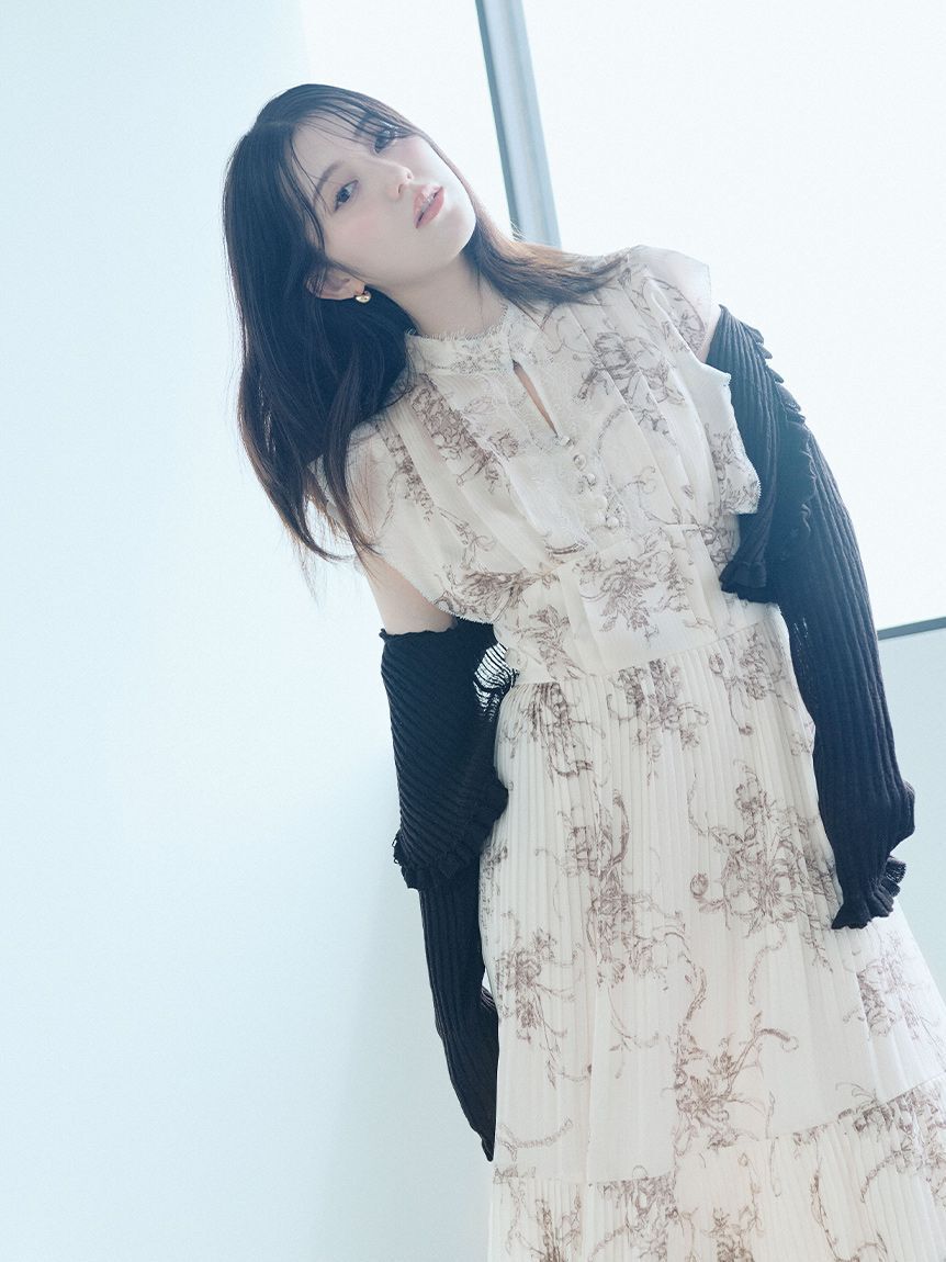 SNIDEL「【販路限定サイズあり】レーストリムプリントプリーツワンピース」|ワンピース|