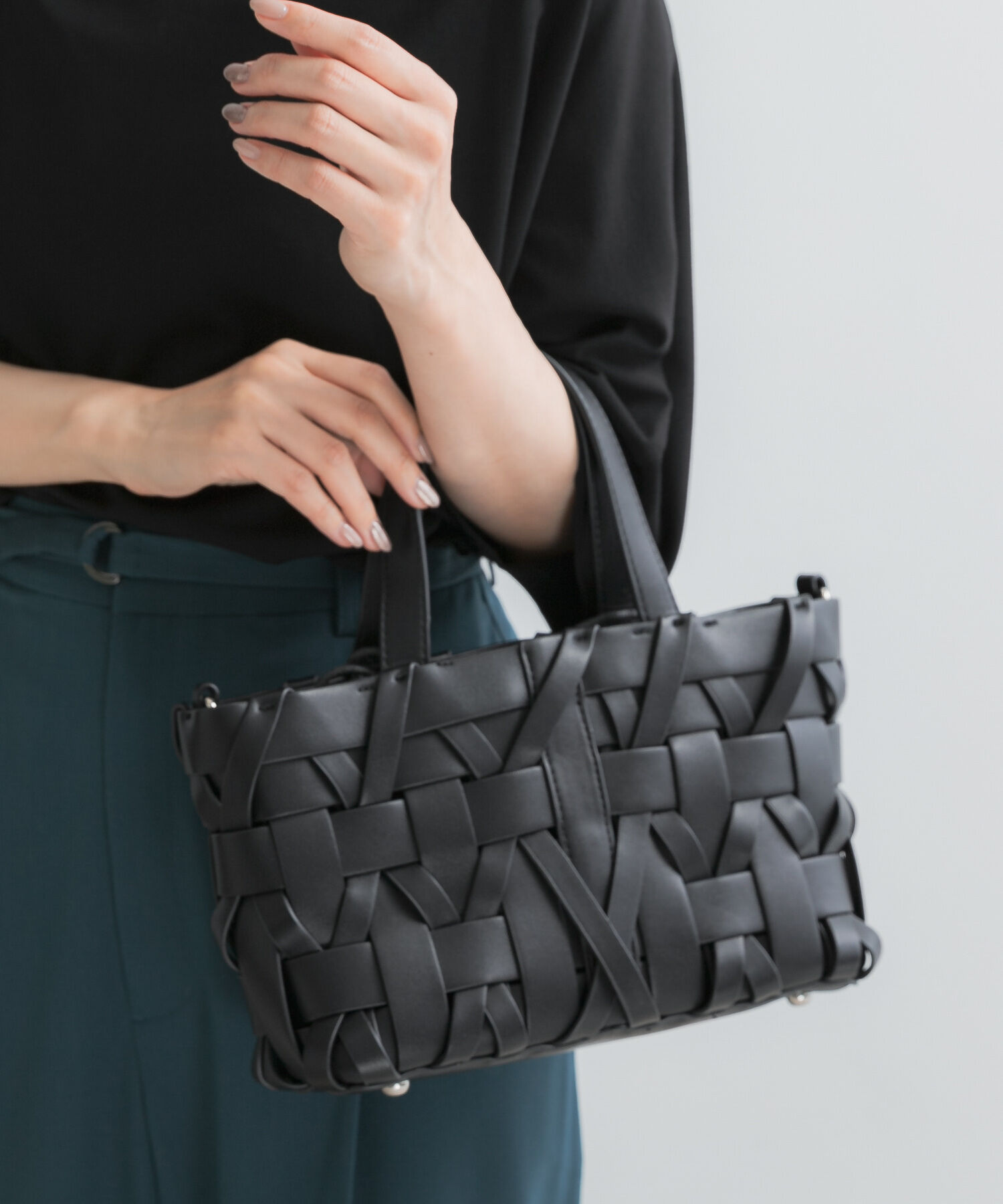 URBAN RESEARCH ROSSO「KOMOREBI MUSEUM　MESH BAG」|ハンドバッグ|ブラック