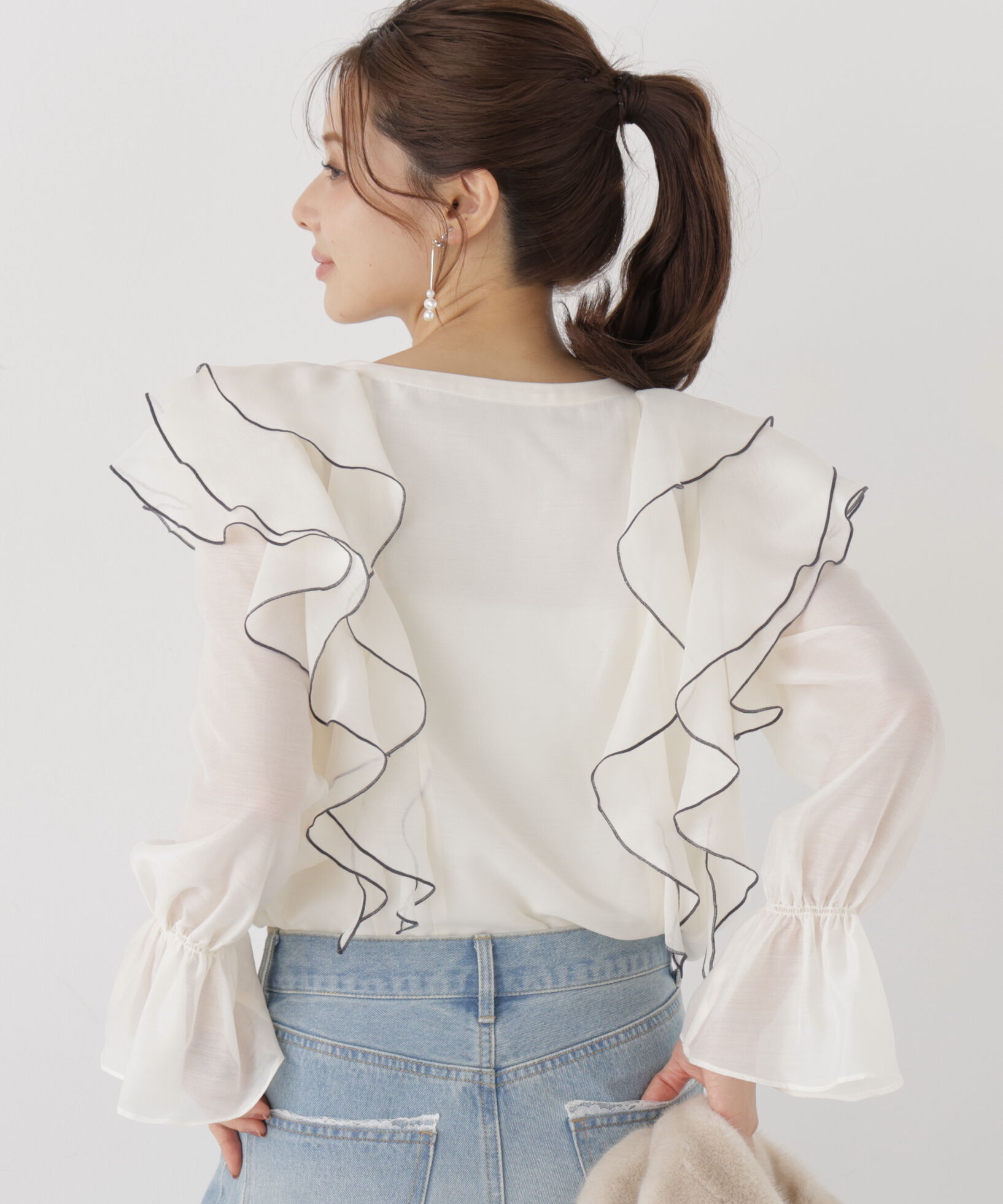 PROPORTION BODY DRESSING「ボリュームラッフルブラウス 26AW」|シャツ・ブラウス|