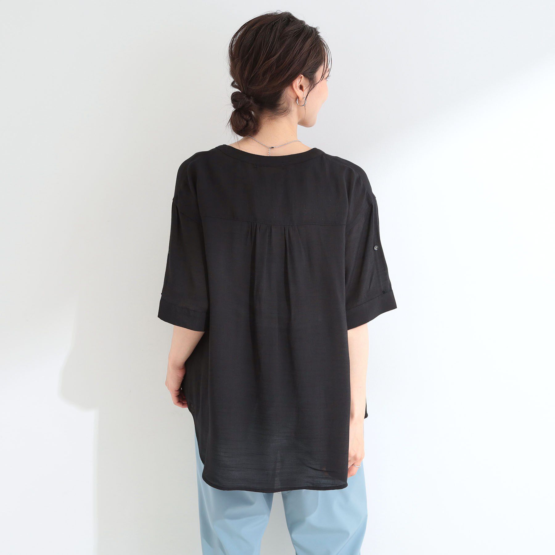 SHOO･LA･RUE「【UV/洗濯機可】お袖の長さが調整出来る シャーリングスキッパーブラウス」|シャツ・ブラウス|