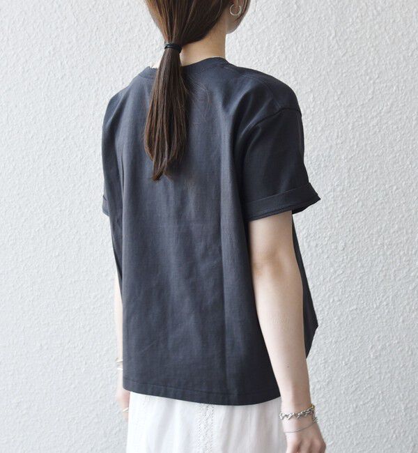 SHIPS any「【SHIPS any別注】Collegiate Pacific:〈洗濯機可能〉V ガゼット プリント & 刺繍 Tシャツ」|Tシャツ・カットソー|