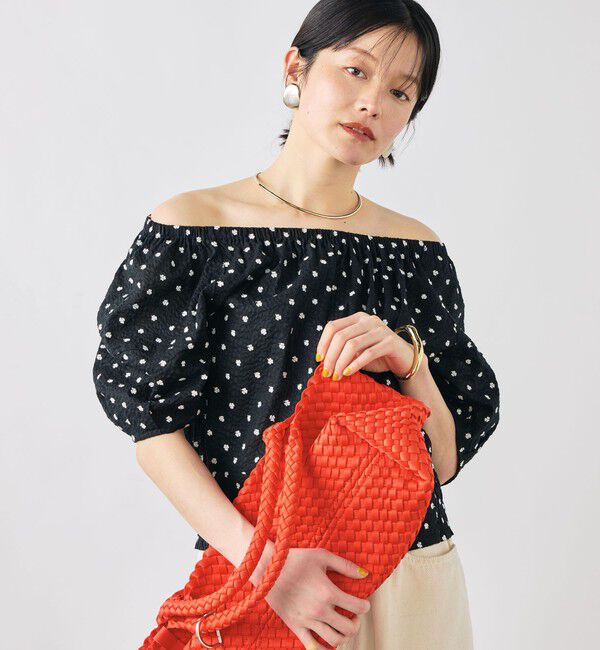 NOLLEY'S「【WEB＆一部店舗限定アイテム】ウォッシャブルレース刺繍袖ボリュームサッカーブラウス」|シャツ・ブラウス|