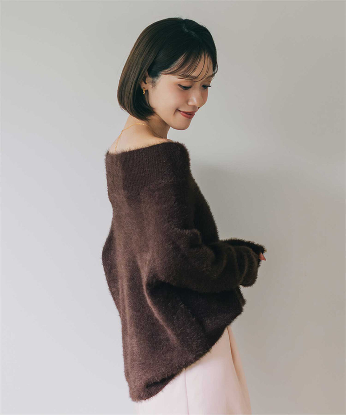 ur's「【mayuさんコラボアイテム】オフショルダーシャギーニットトップス」|ニット・セーター|