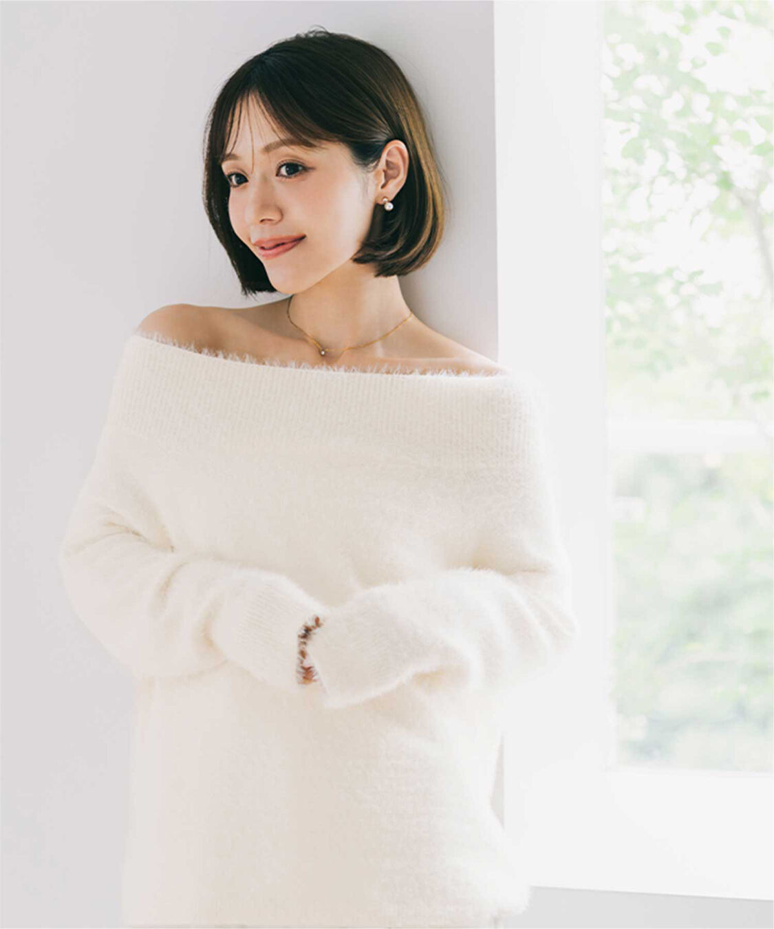 ur's「【mayuさんコラボアイテム】オフショルダーシャギーニットトップス」|ニット・セーター|