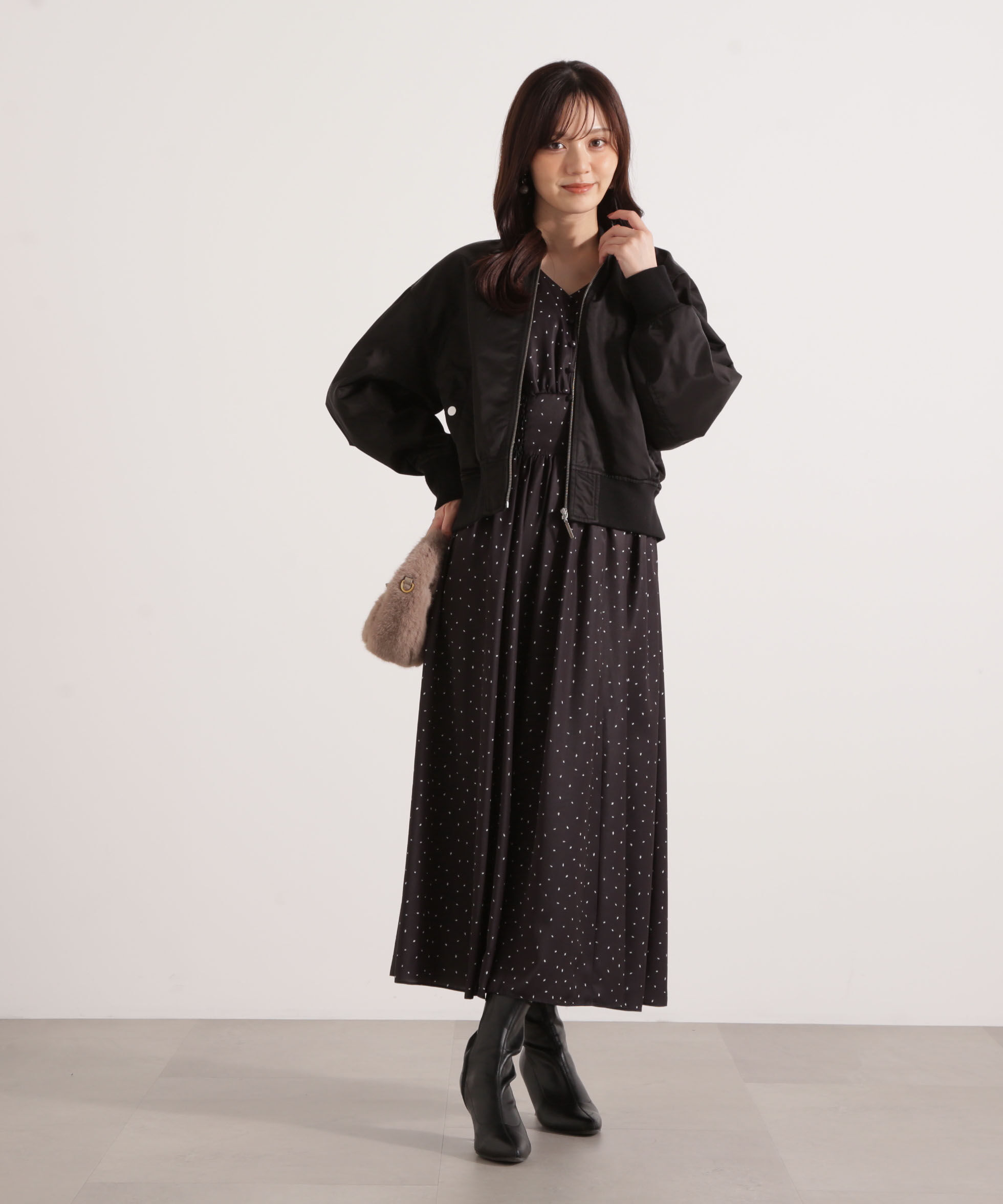PROPORTION BODY DRESSING「クルミ釦付きギャザーワンピース 25AW」|ワンピース|
