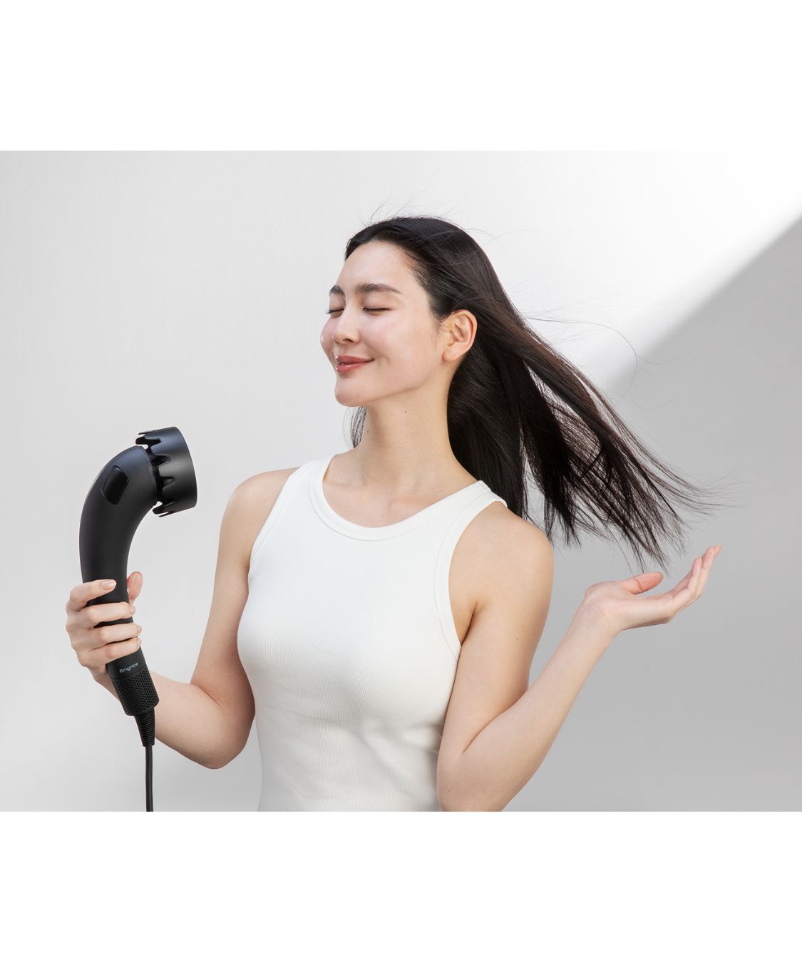 Brighte「Brighte SHOWER DRYER　【ブライト　シャワー　ドライヤー】 超軽量&times;大容量　ミスト噴射」|その他|