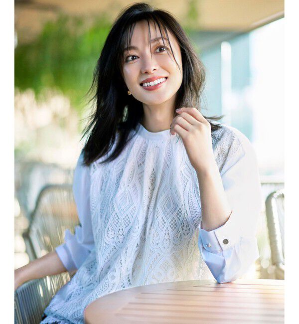 自由区「【SHIHOさん着用・一枚で着映える】レースブロッキングスタンドカラー ブラウス」|シャツ・ブラウス|アイボリー