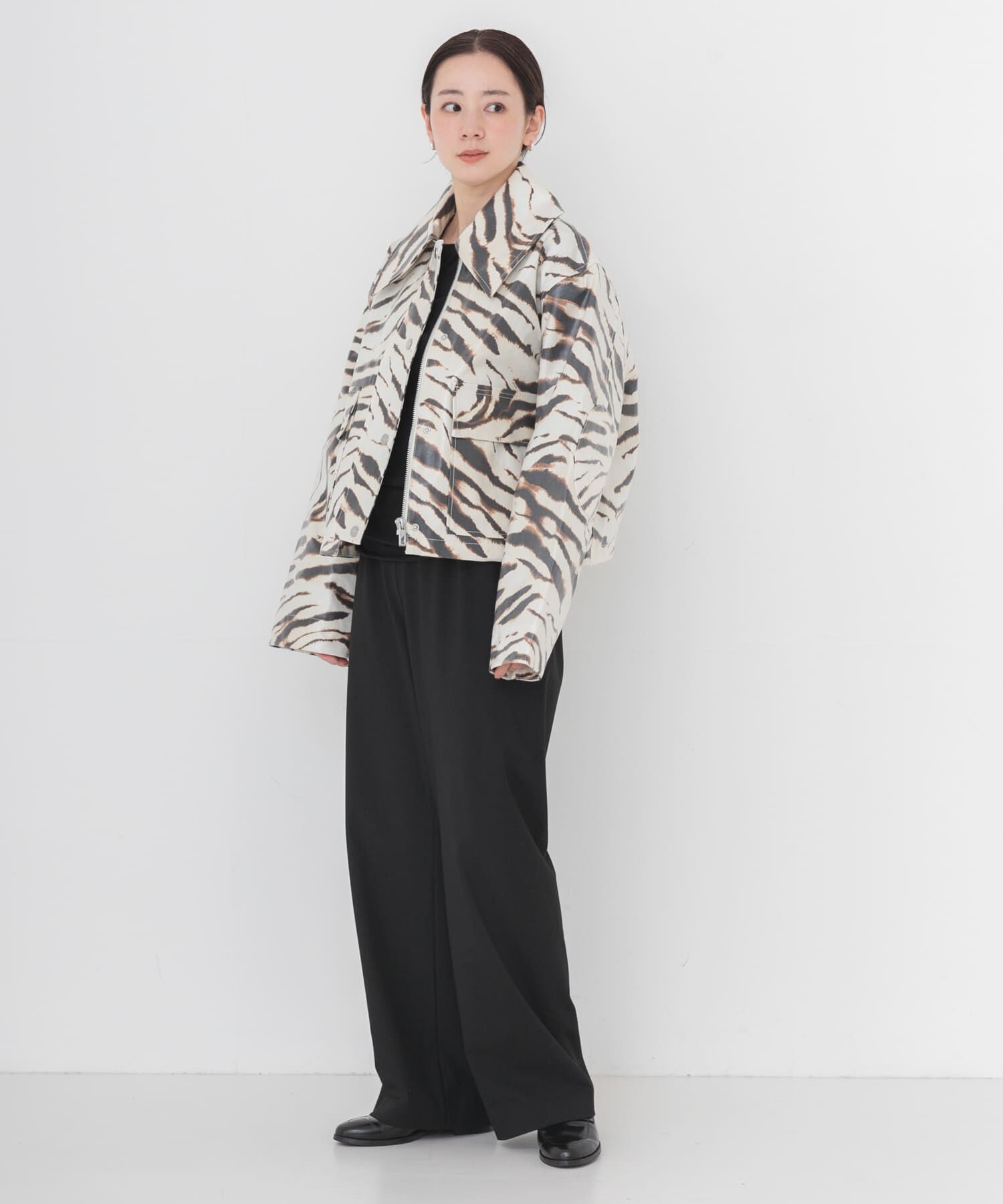 URBAN RESEARCH「GANNI　PRINTED LAMINATED BARN JACKET」|ノーカラーコート|