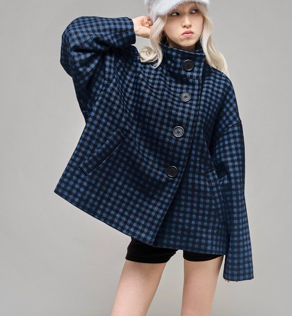  「【26AW LOOK掲載品番】【WEB限定カラー】ビッグボタンアシメハーフコート」|その他|ブルー