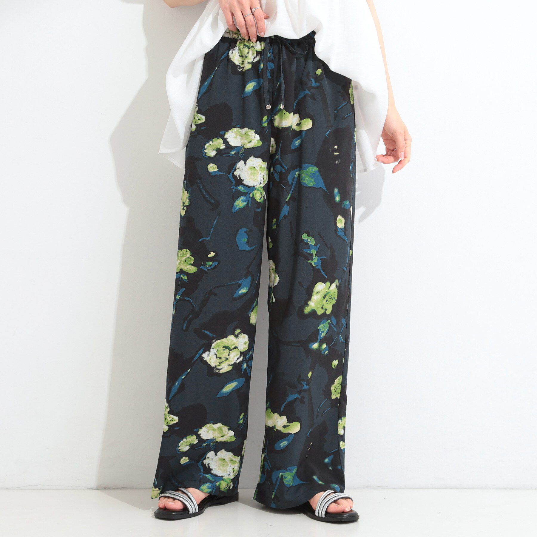 SHOO･LA･RUE「【S-LL/洗濯機可】はくだけ華やか 水彩フラワープリントイージーワイドパンツ」|その他|