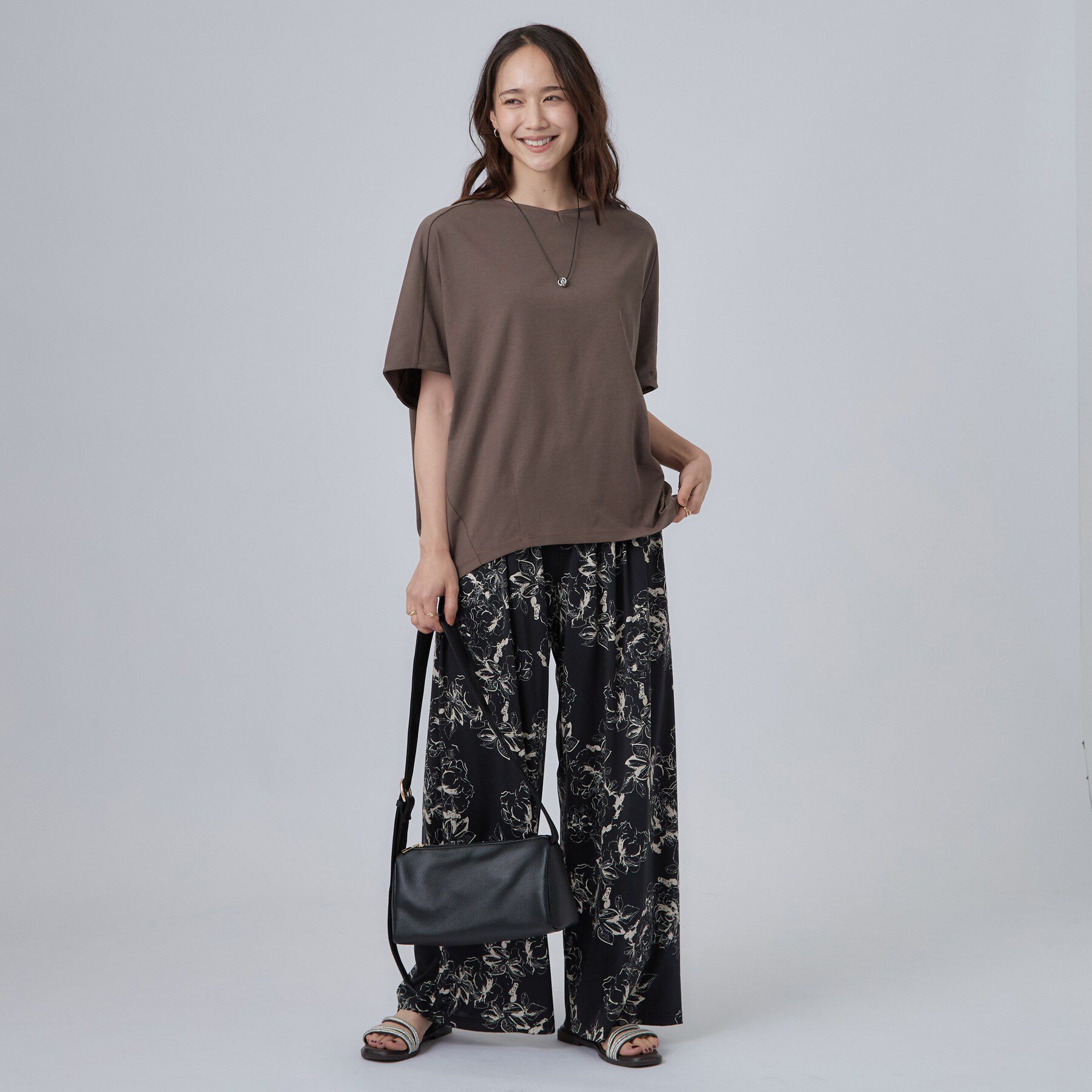 SHOO･LA･RUE「【洗濯機可/体型カバー】インせず着られる 上品見えのドルマントップス」|Tシャツ・カットソー|