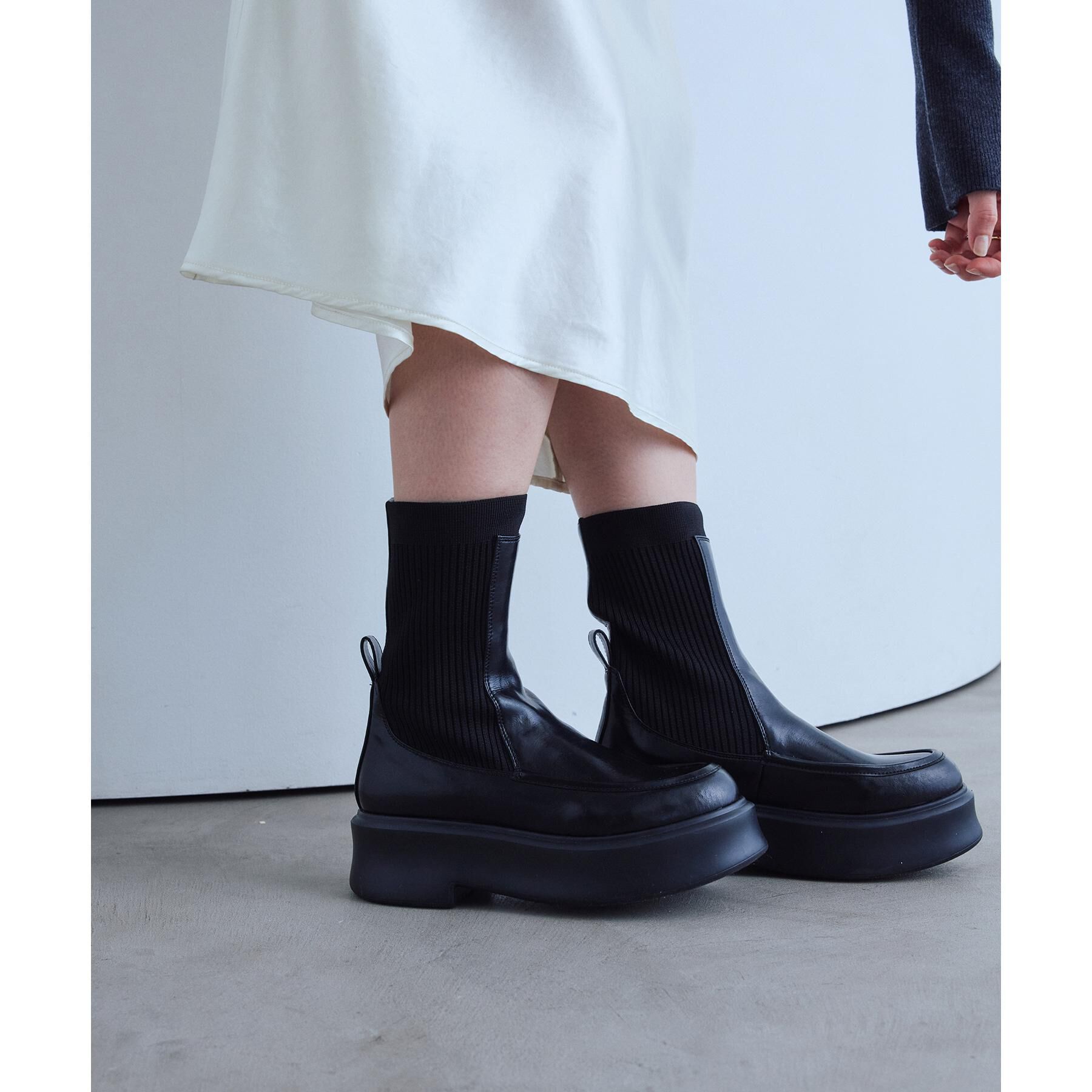 CODE A「ALM．｜BUENA PLATFORM BOOTS」|ショートブーツ|