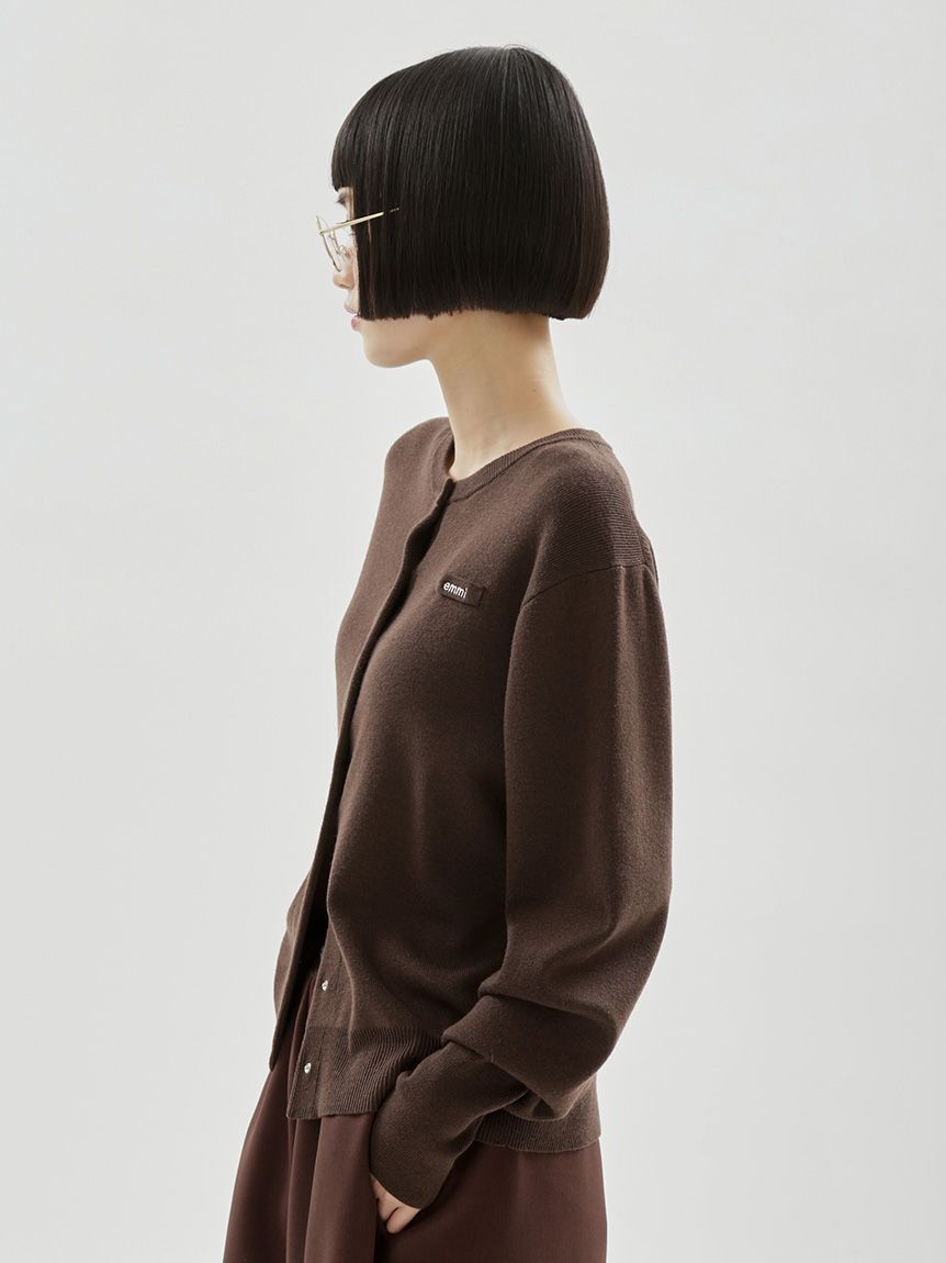 emmi atelier「【ONLINE限定カラーあり】emmiロゴクルーネックニットカーディガン」|カーディガン|