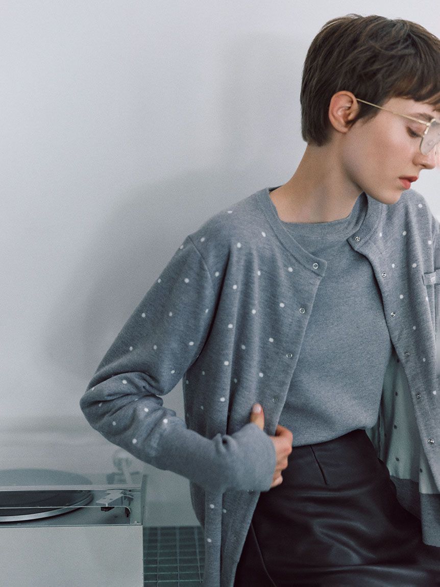 emmi atelier「【ONLINE限定カラーあり】emmiロゴクルーネックプルオーバー」|ニット・セーター|